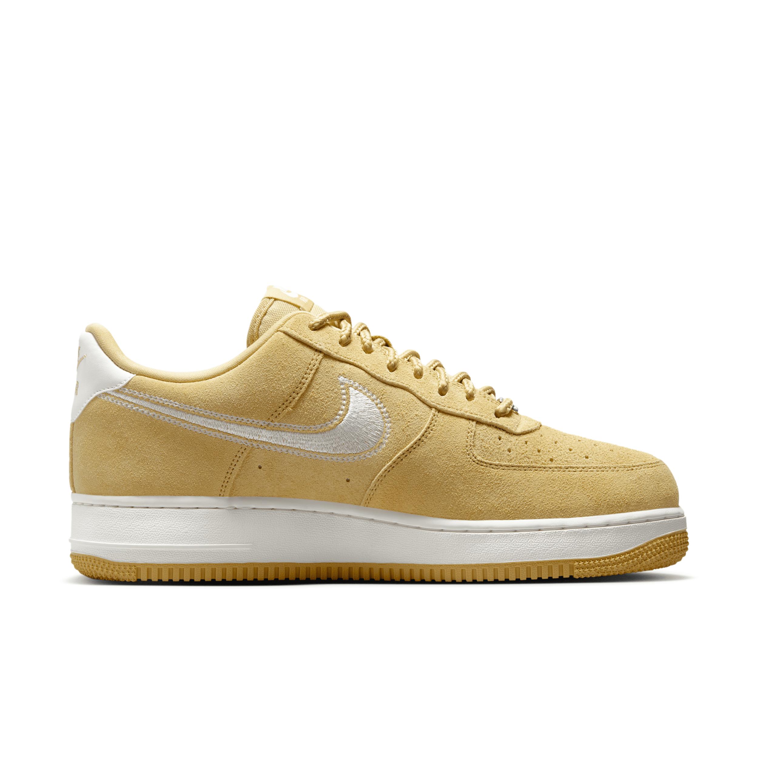 Mens Nike Air Force 1 07 LV8 SE Casual Shoes Product Image