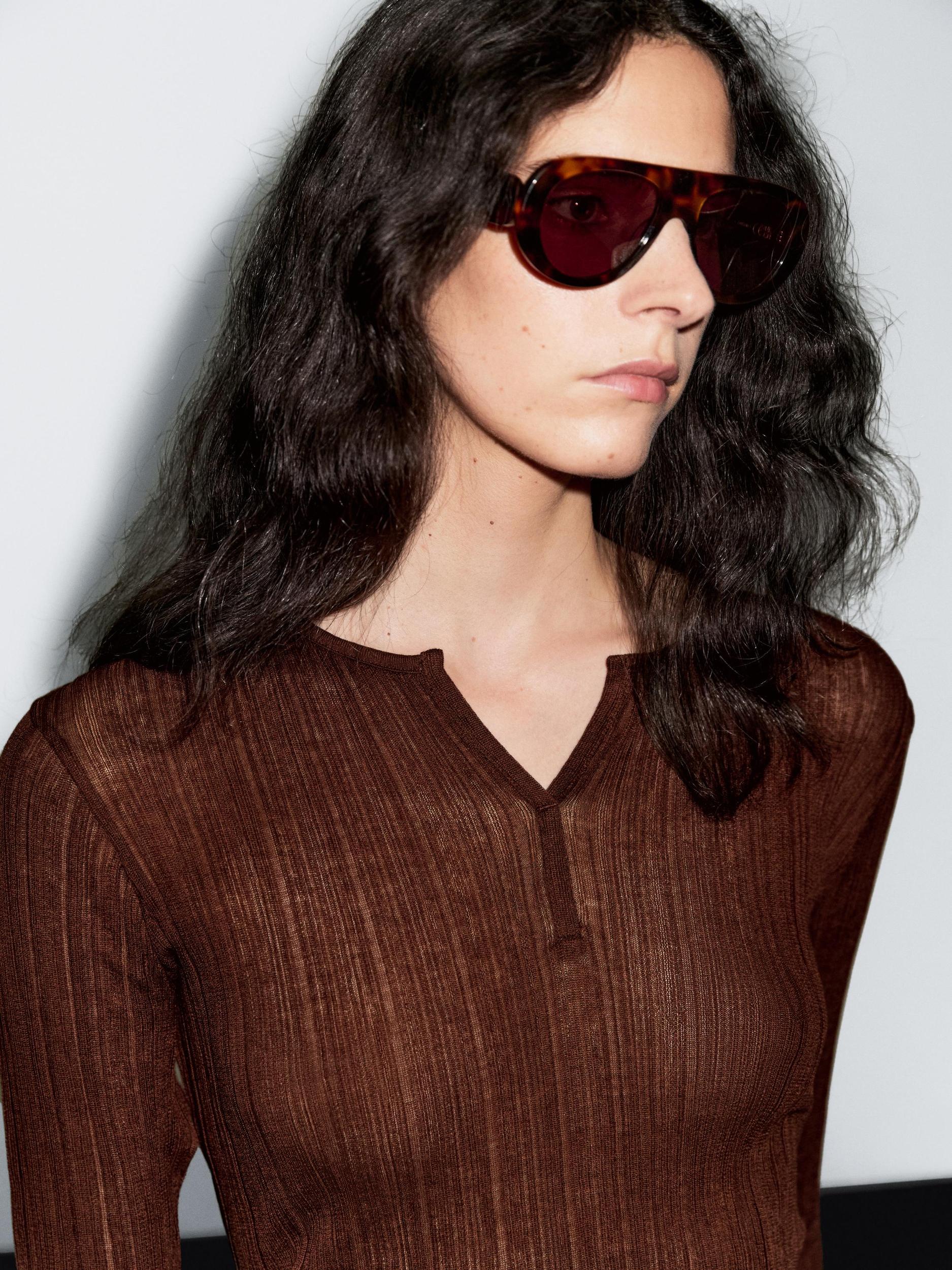 Long sleeve ribbed T-shirt Product Image