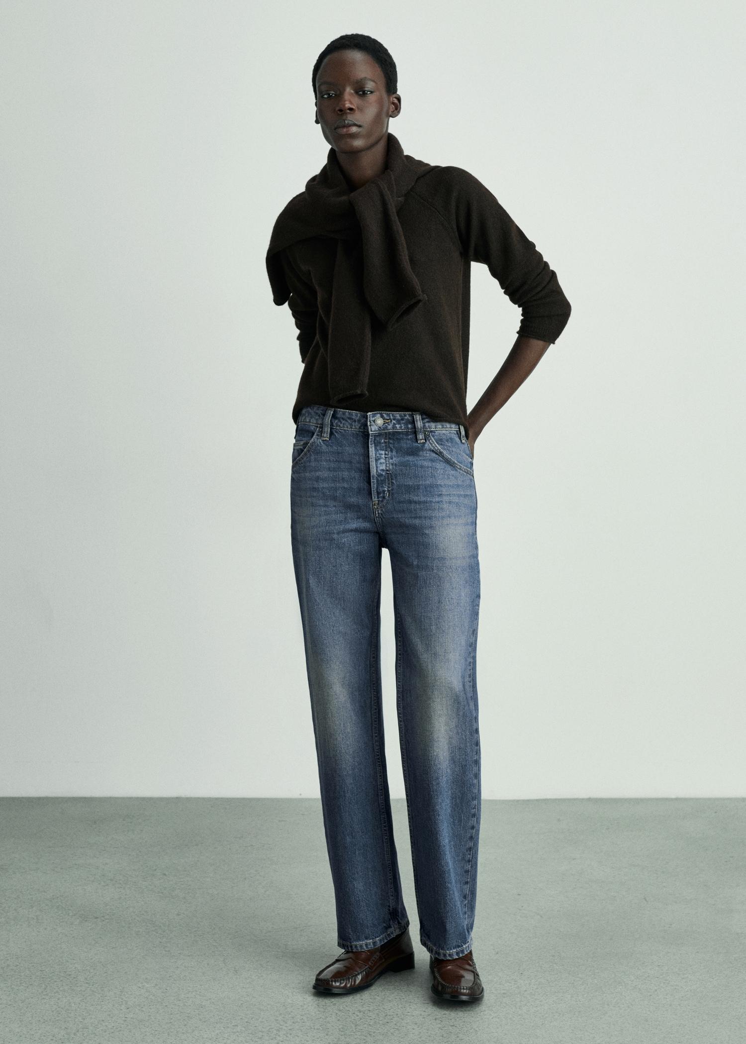 Mid-rise straight jeans - Women | MANGO USA Product Image