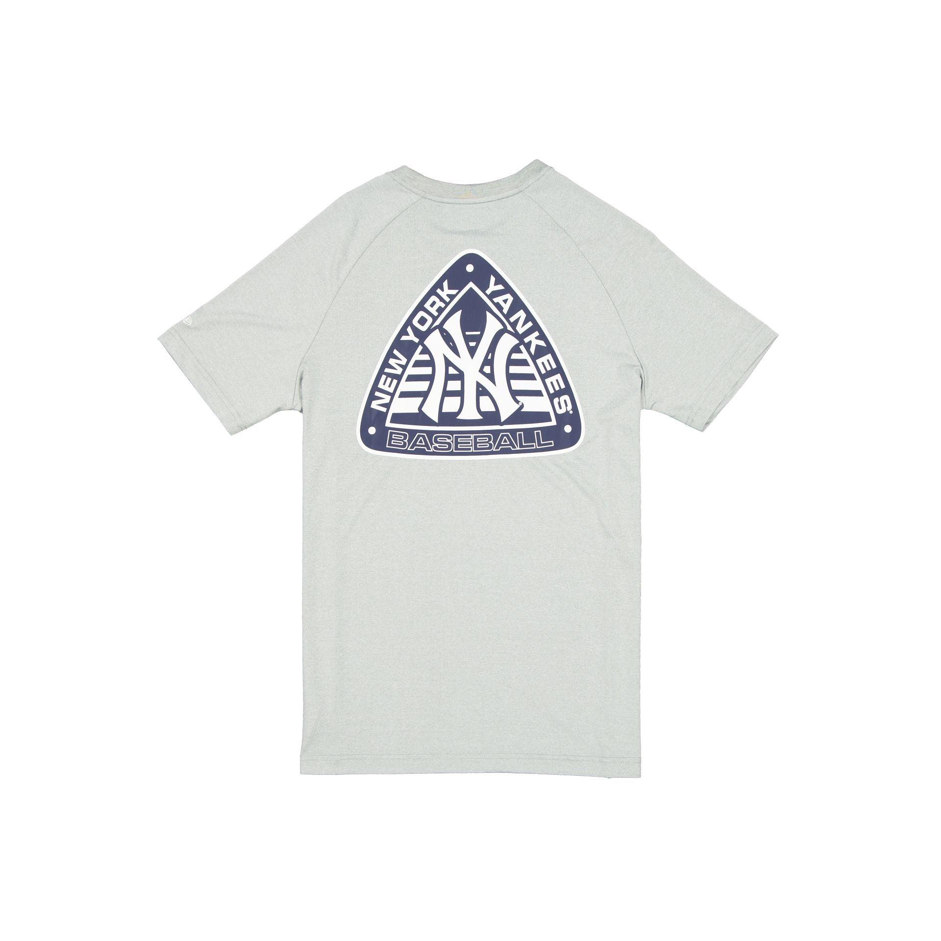 New York Yankees Adventure T-Shirt Male Product Image