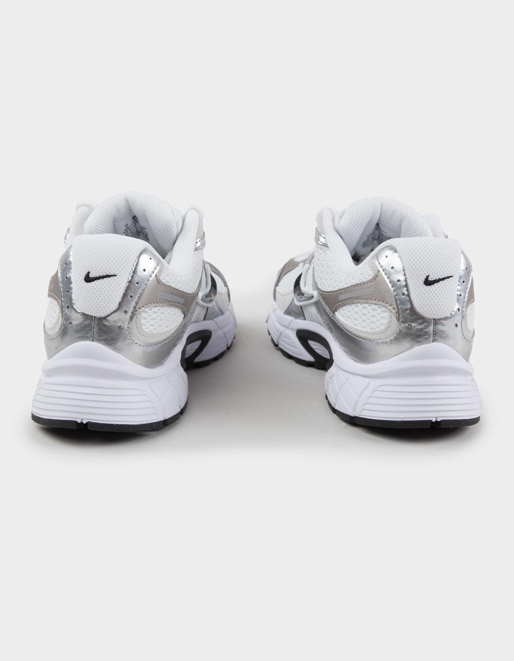 NIKE V5 RNR Mens Shoes - WHT/BLK Product Image