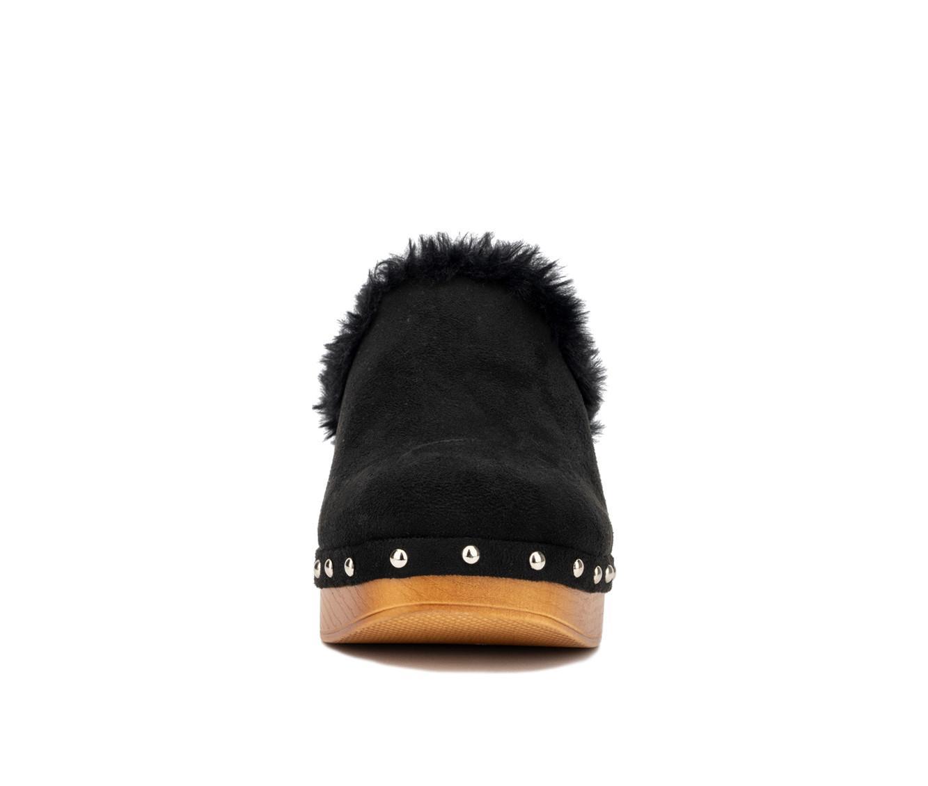 Women's New York and Company Wynna Clogs Product Image