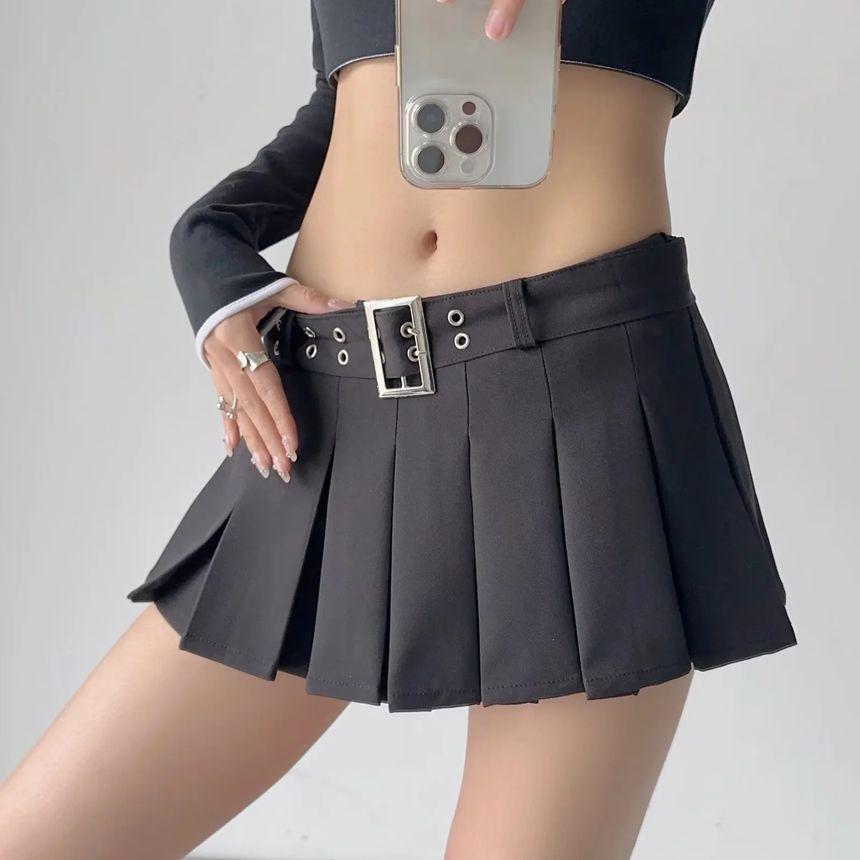 Low Rise Plain Pleated Skort Product Image