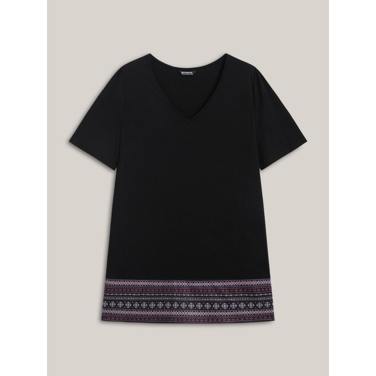 Plus Size Boho Striped Hem Stretchy Pockets T-Shirt Black Women Casual Contrast V-neck Loose Everyday T-shirts BloomChic 22-24/3X Product Image