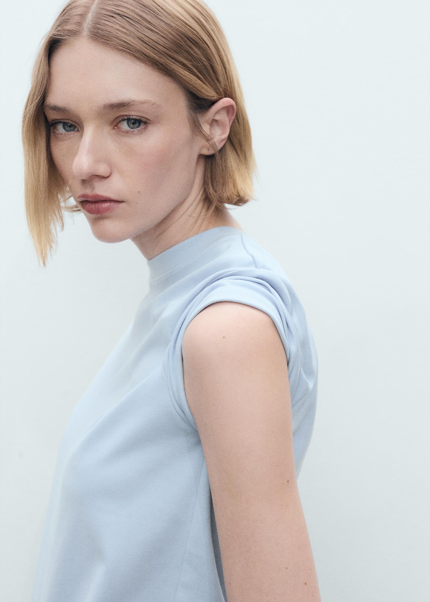 Short-sleeved cotton t-shirt - Women | MANGO USA Product Image