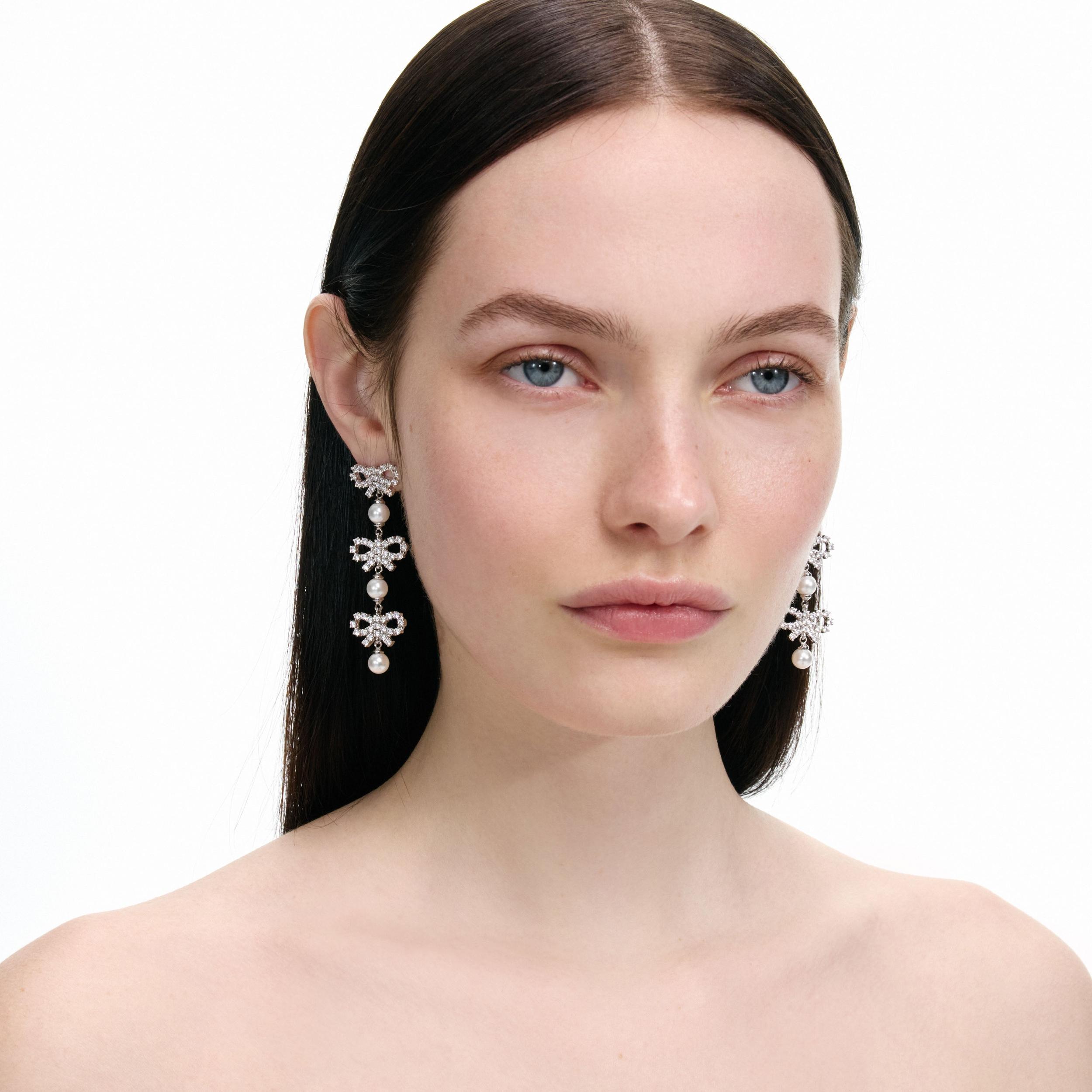 Micro Bow Pearl Tiered Earrings Product Image