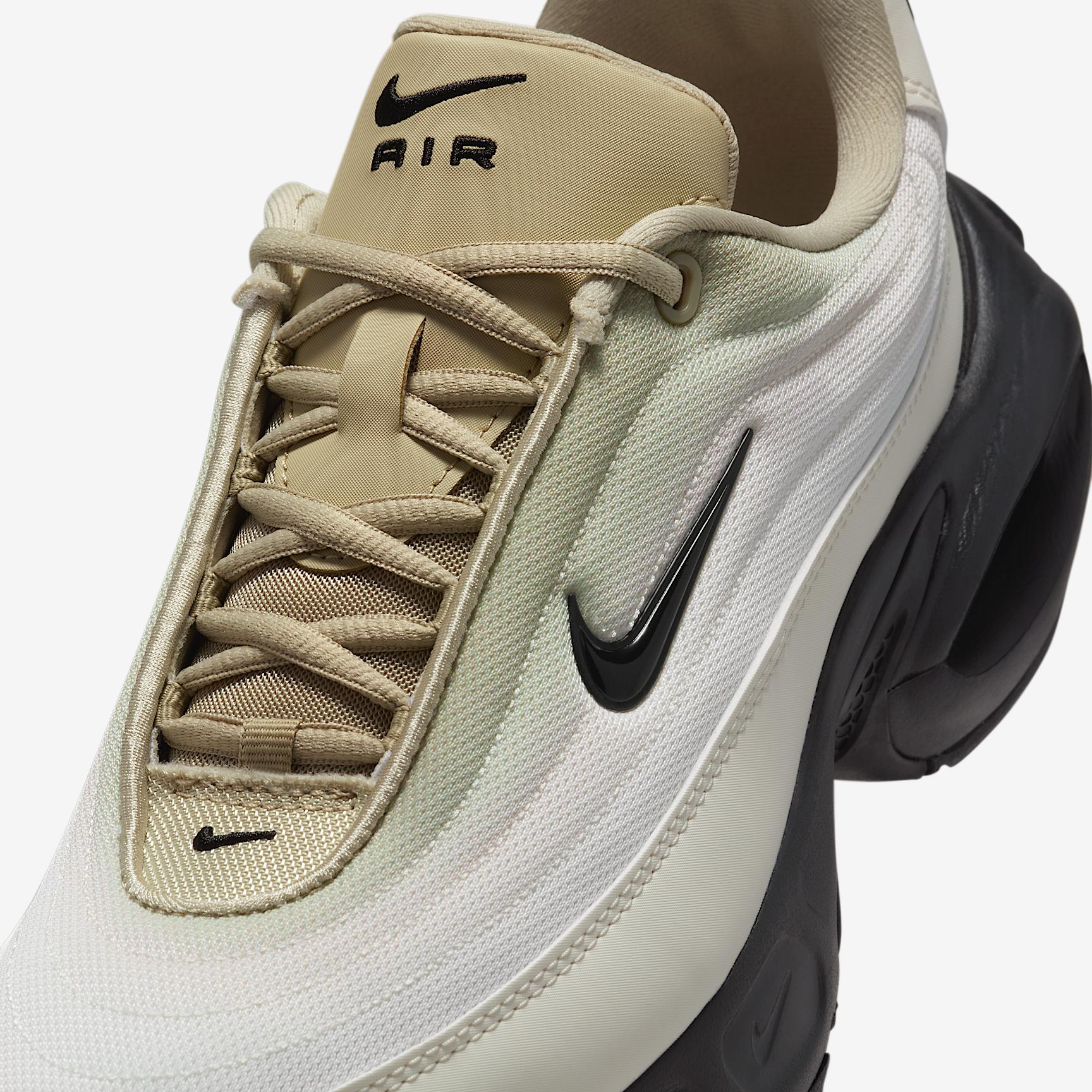 Nike Women's Air Max Portal Shoes Product Image
