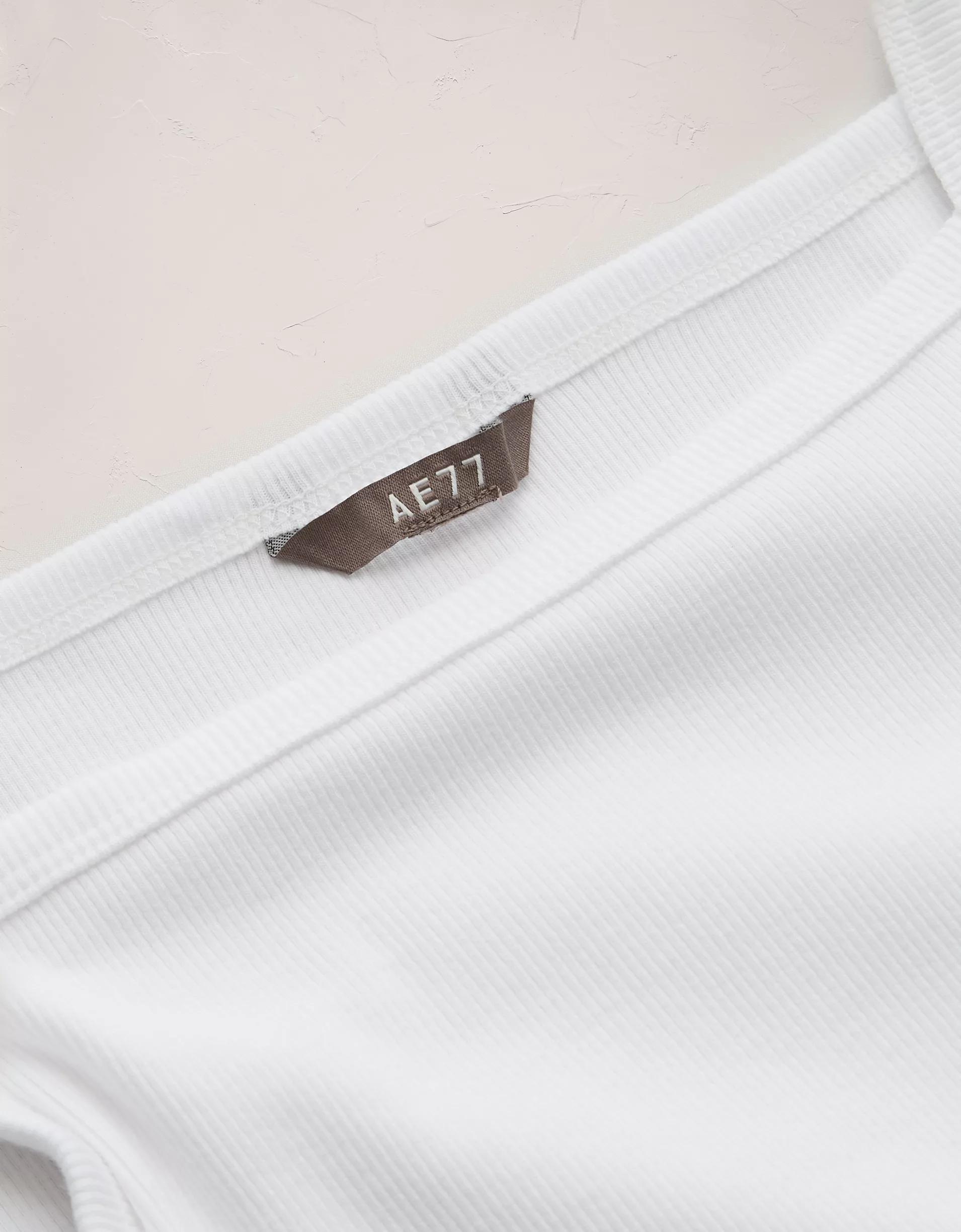 AE77 Premium Straight Neck Tank Top Product Image