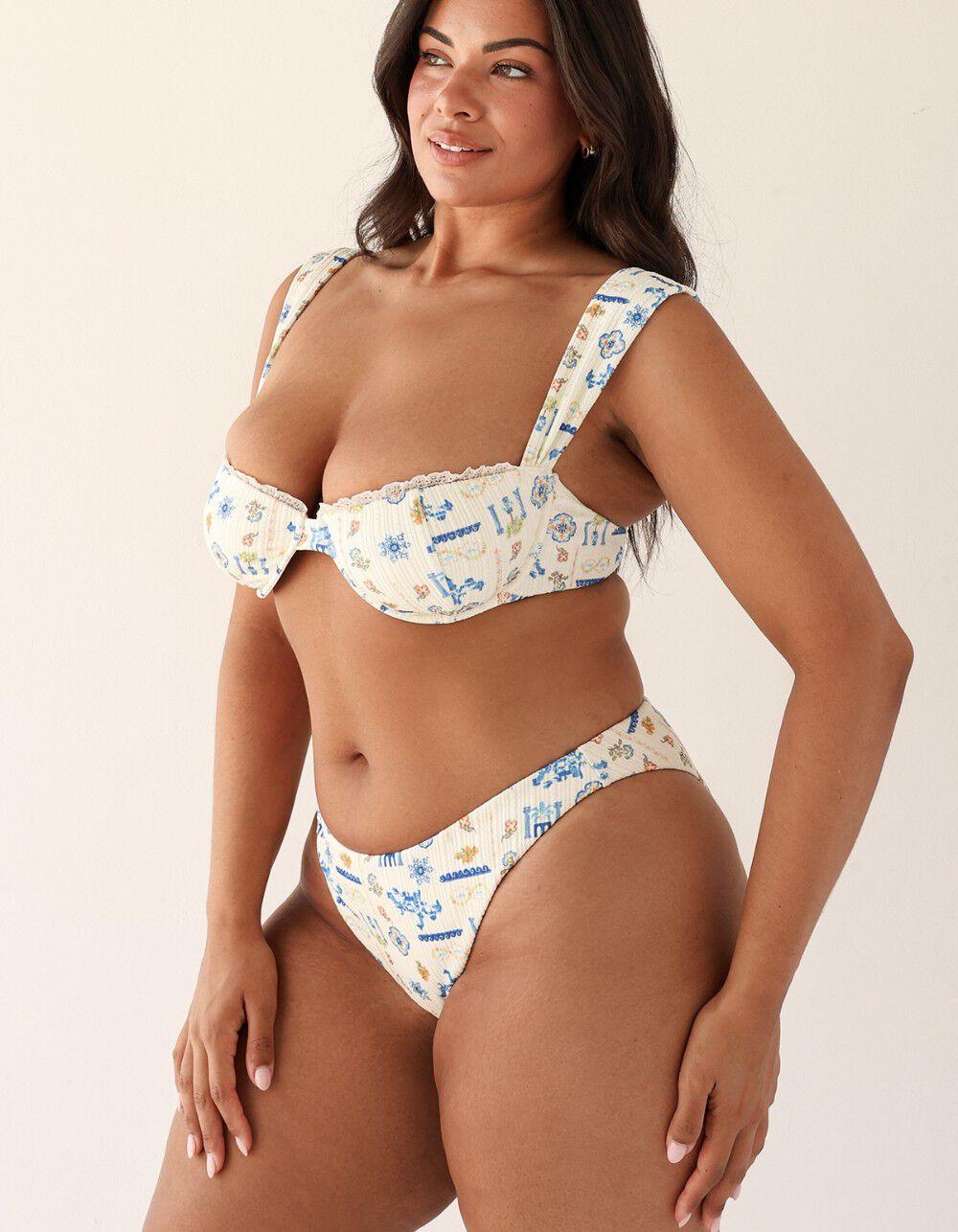 DIPPIN' DAISY'S Athena Underwire Bikini Top - WHITE Product Image
