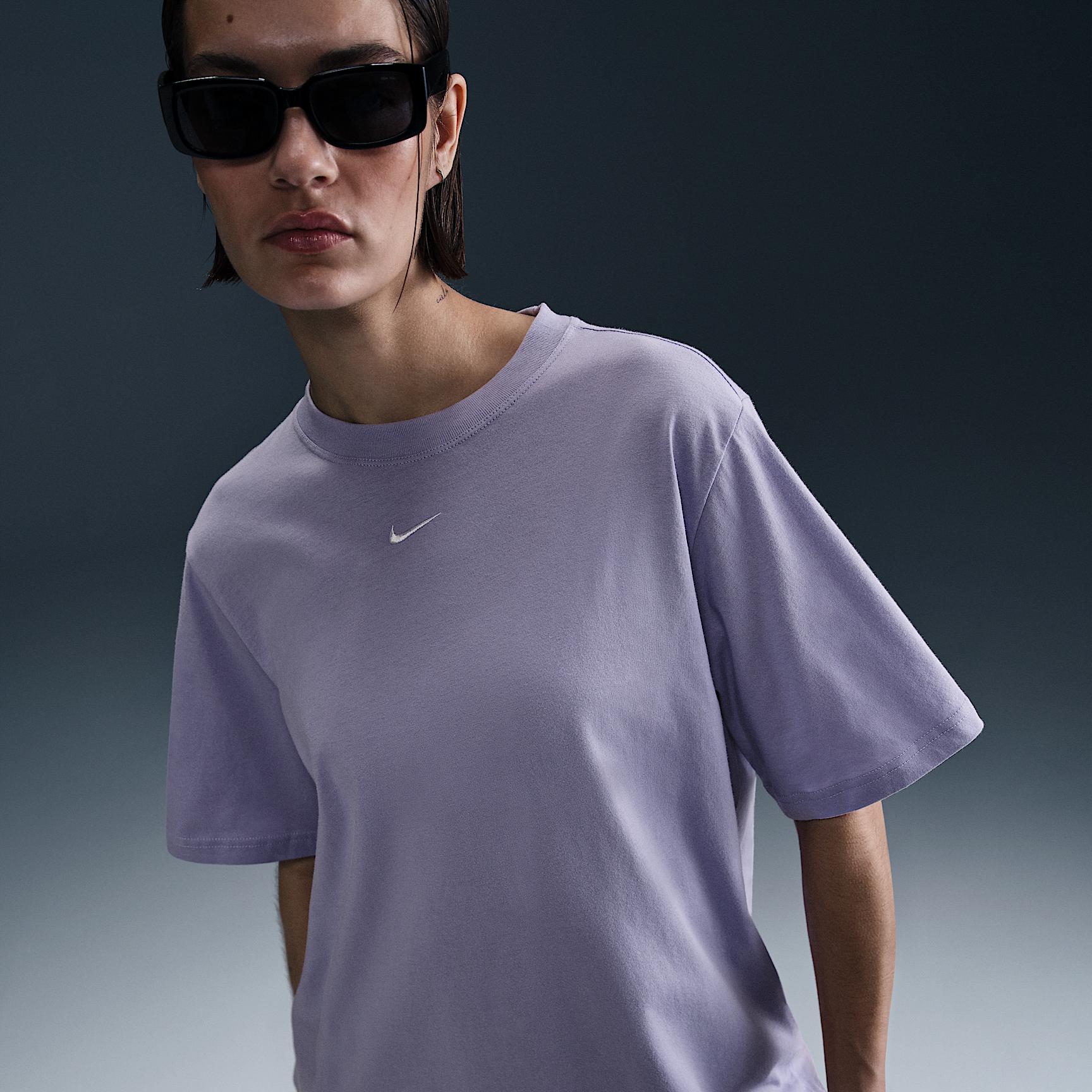 Nike Sportswear Essential Women's T-Shirt Product Image