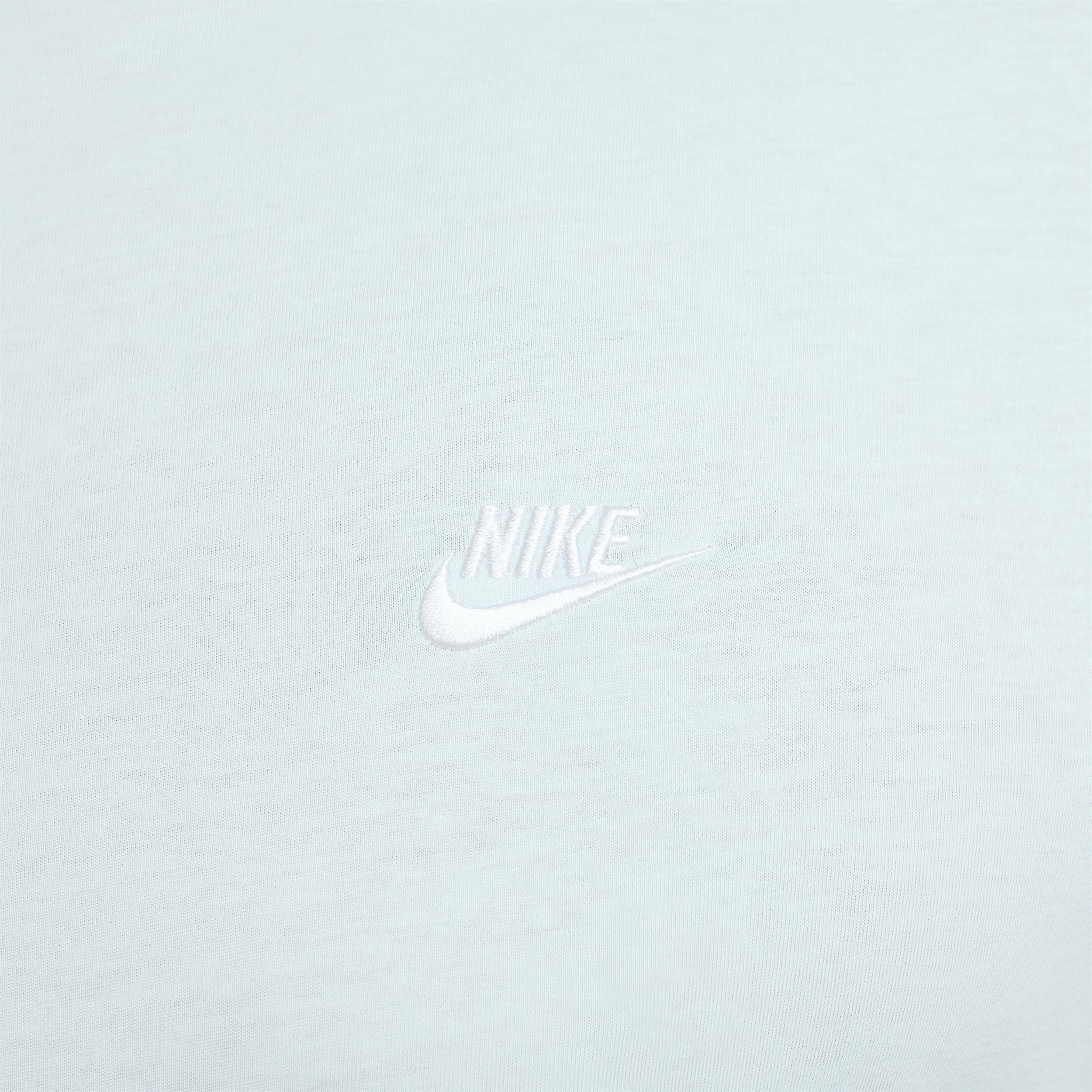 Nike Sportswear Club Men's T-Shirt Product Image
