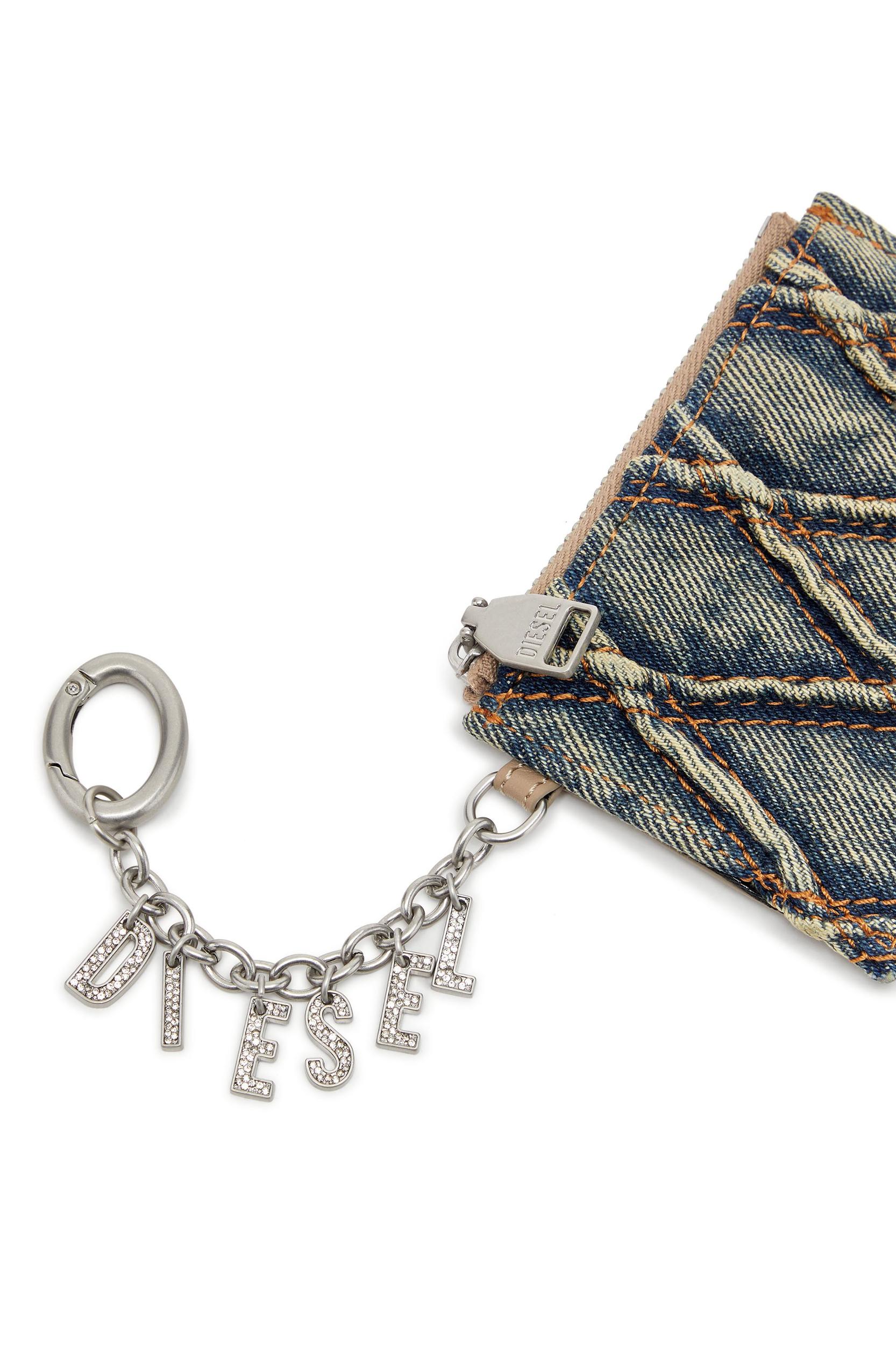 CARD HOLDER WITH CHAIN Product Image