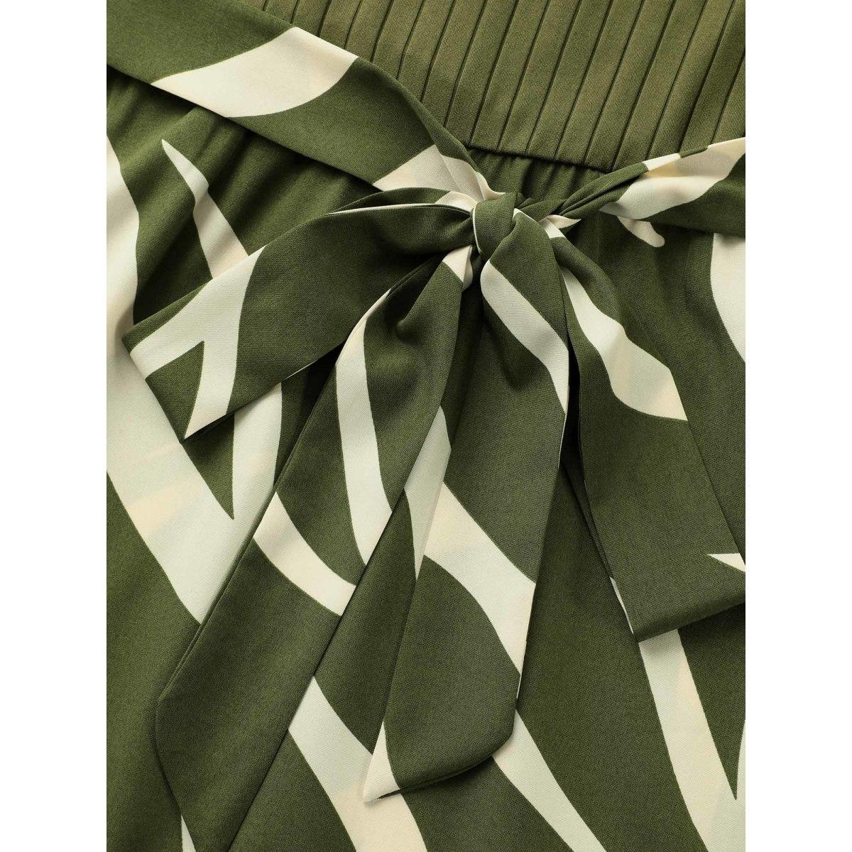 Plus Size Geometric Texture Patchwork Belted Dress ArmyGreen Women Elegant Texture Round Neck Elbow-length sleeve Curvy BloomChic 28/5X Product Image