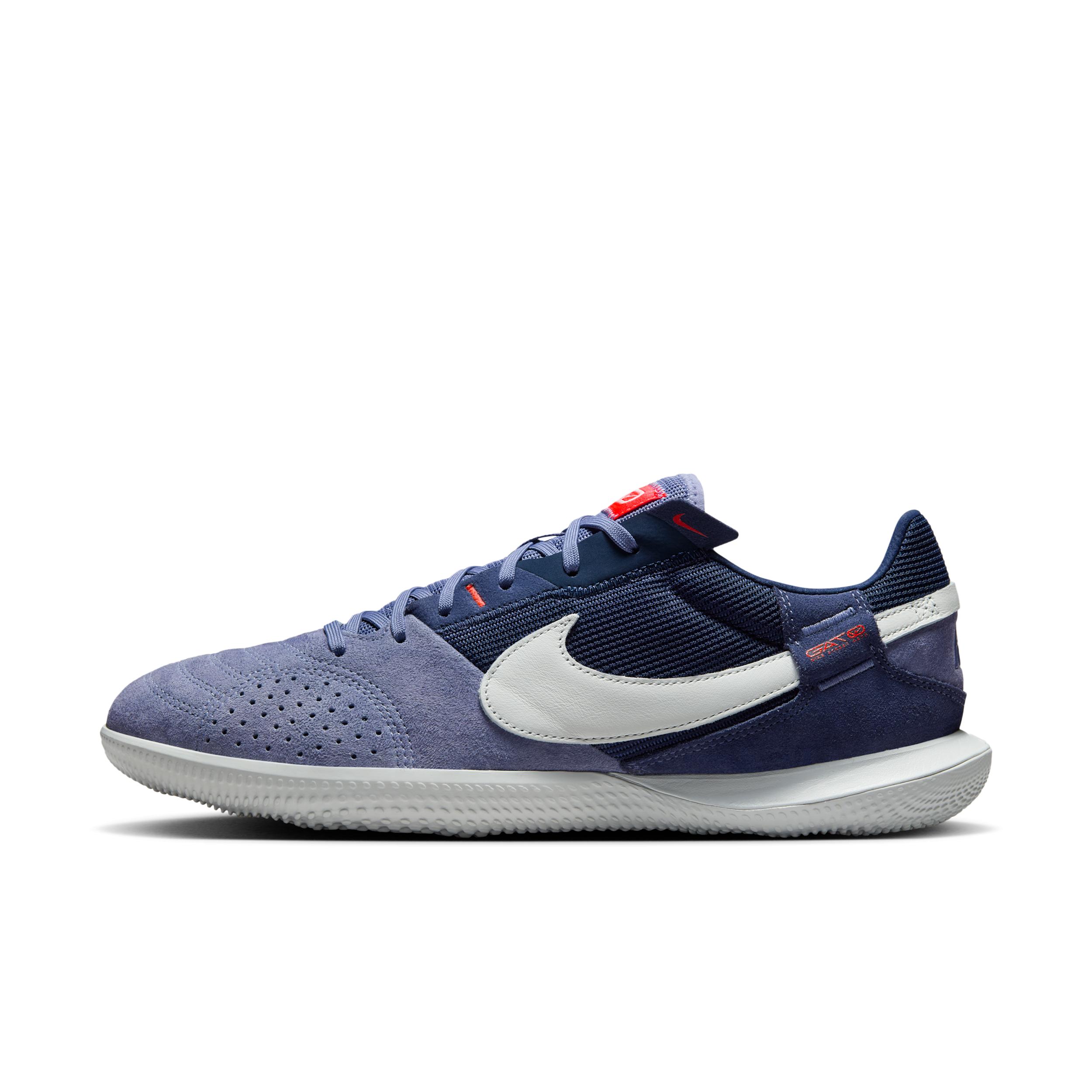 Nike Men's Streetgato Low-Top Soccer Shoes Product Image