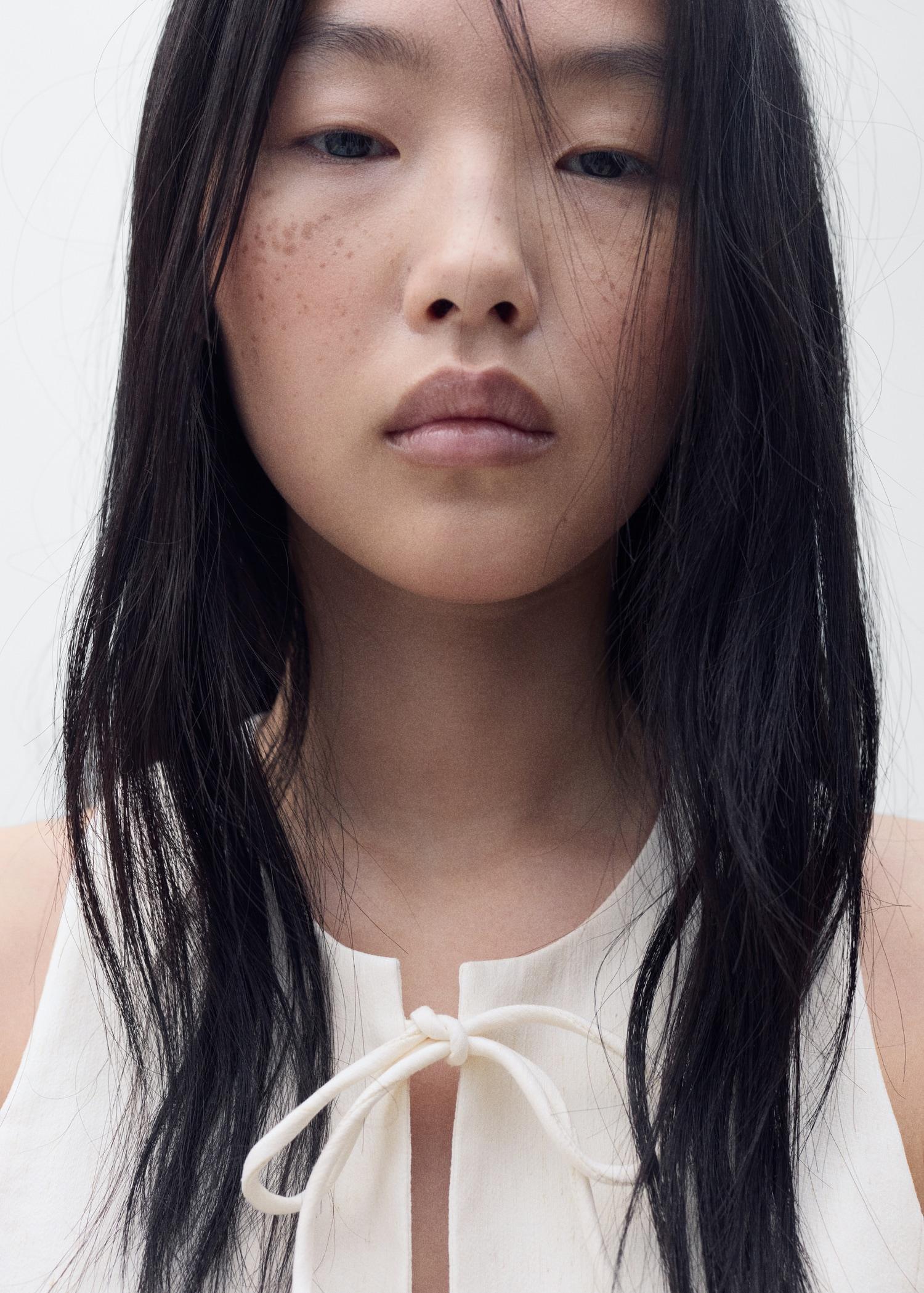 Linen-blend top with bow - Women | MANGO USA Product Image