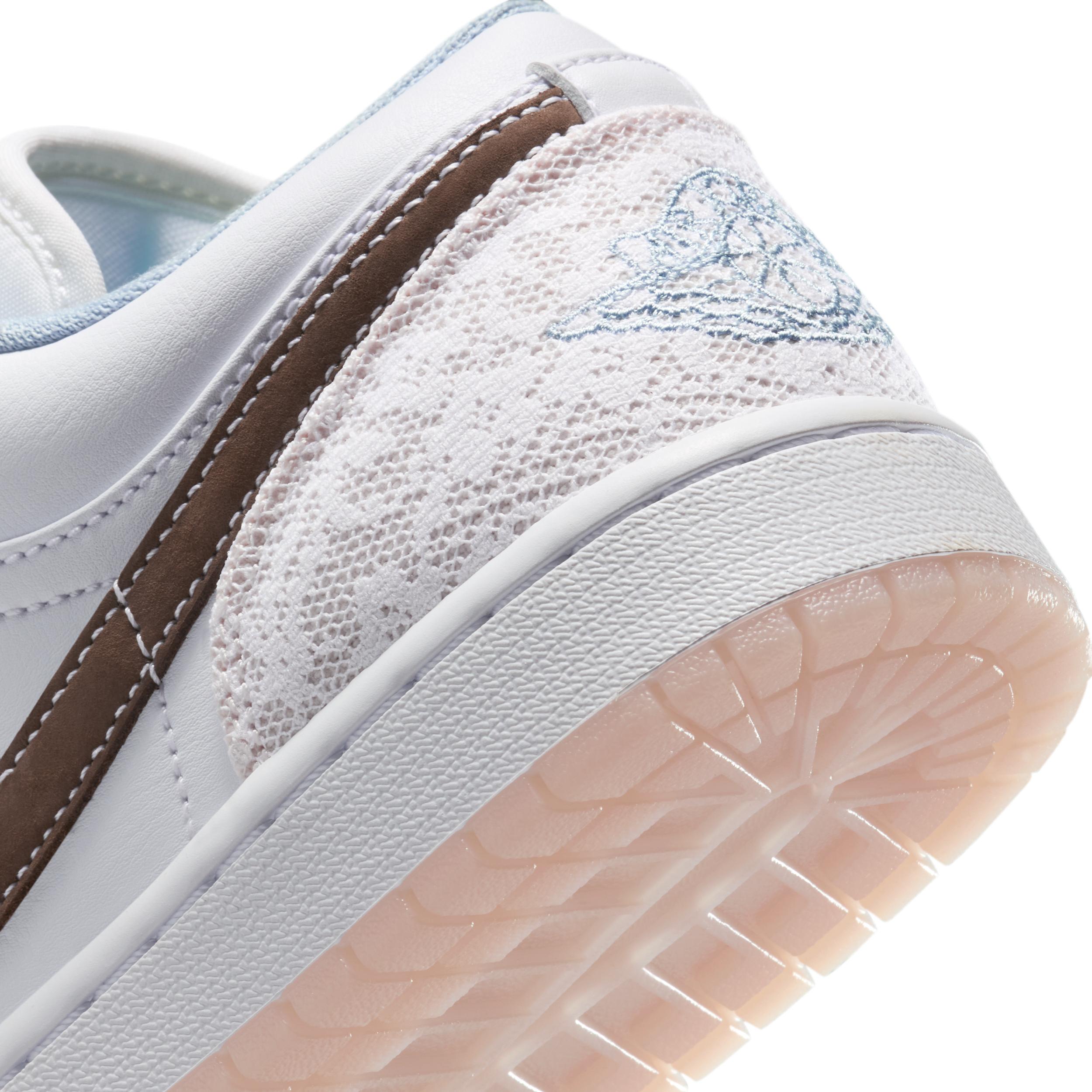Womens Air Jordan 1 Low Shoes | IB8859-101 Product Image