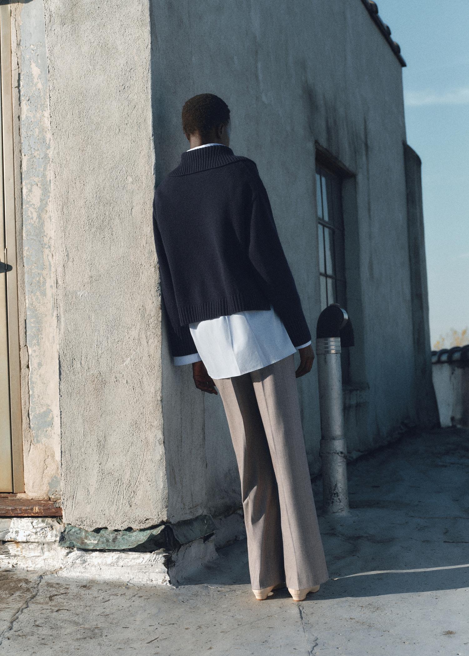 Mid-rise wideleg pants - Women | MANGO USA Product Image