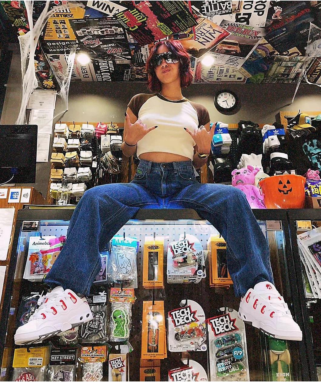 Zine Pammie Brown Raglan Crop T-Shirt Product Image