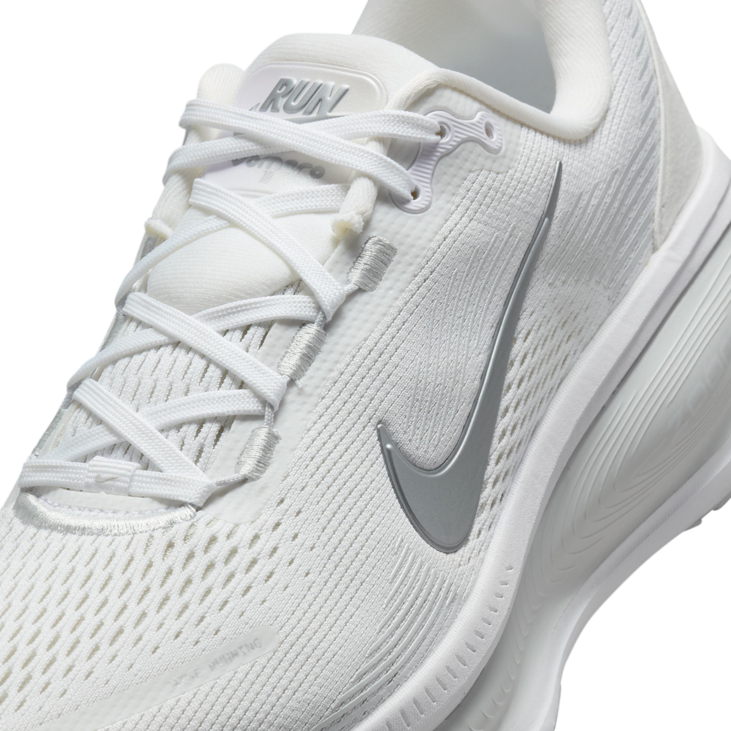 Nike Womens Vomero 18 Road Running Shoes | HM6804-104 Product Image