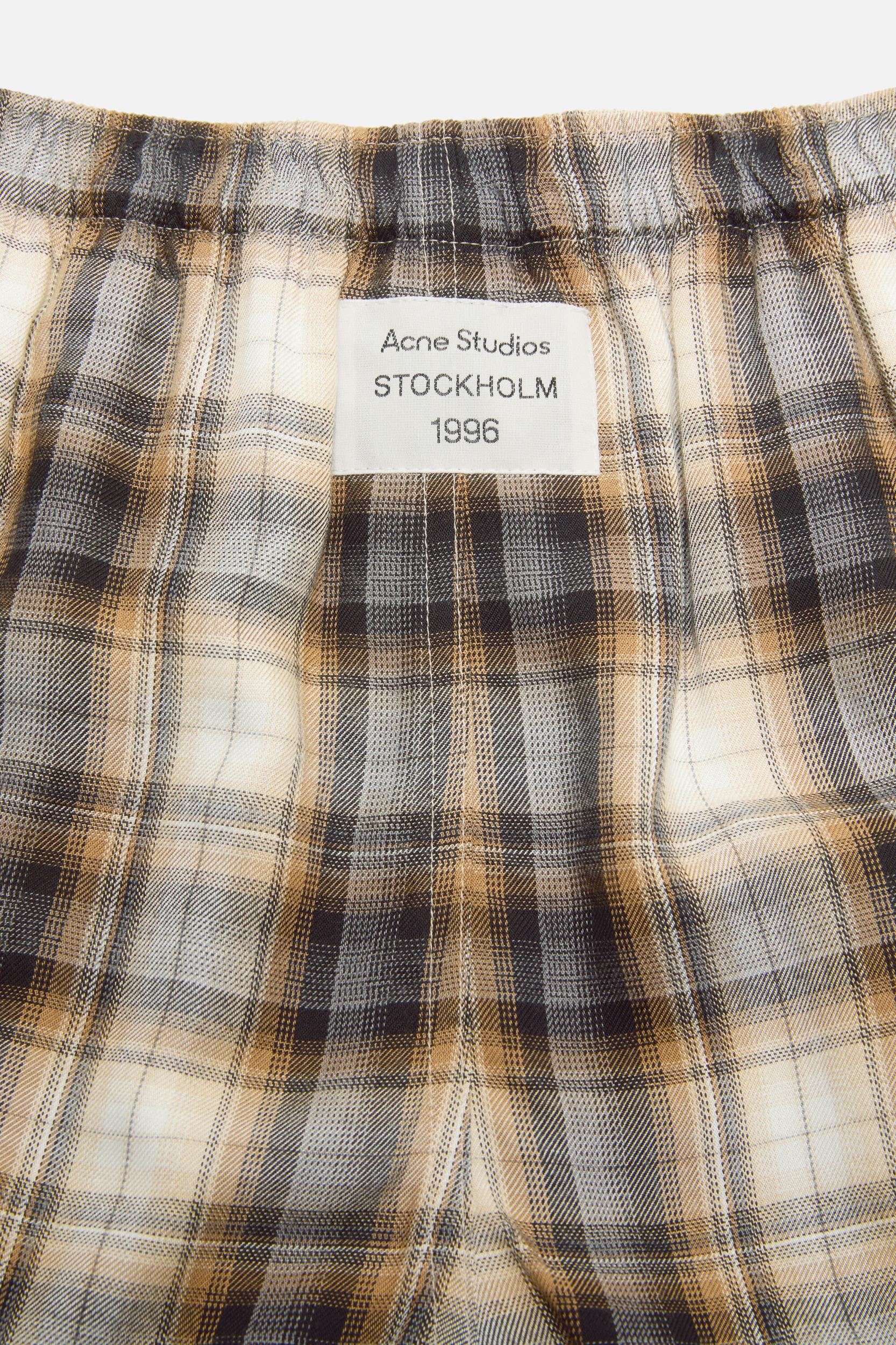 Check shorts Product Image