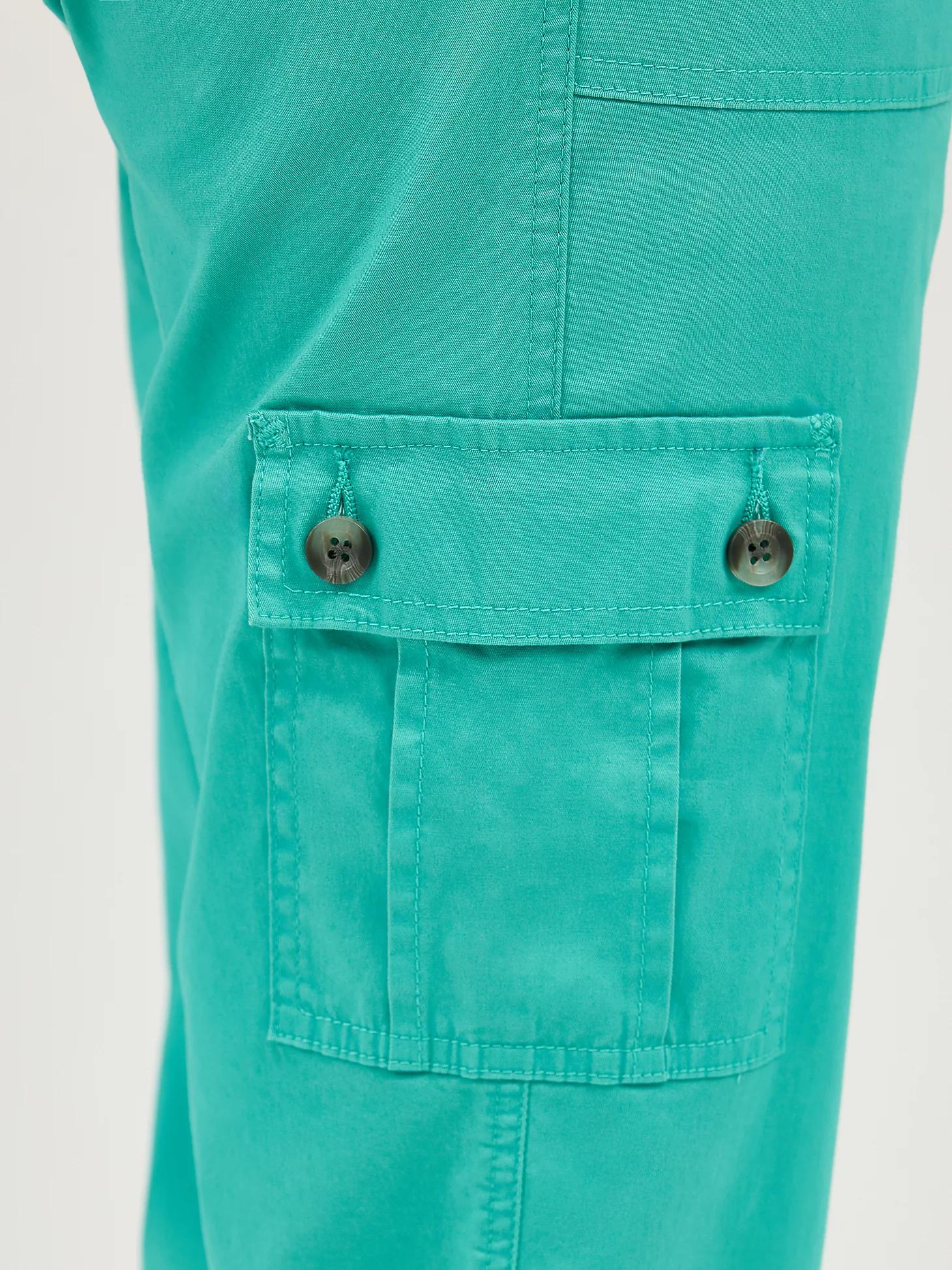 Women's Ultra Lux Comfort with Flex-to-Go Relaxed Fit Cargo Capri | Women's Capris & Crops | Lee® Product Image