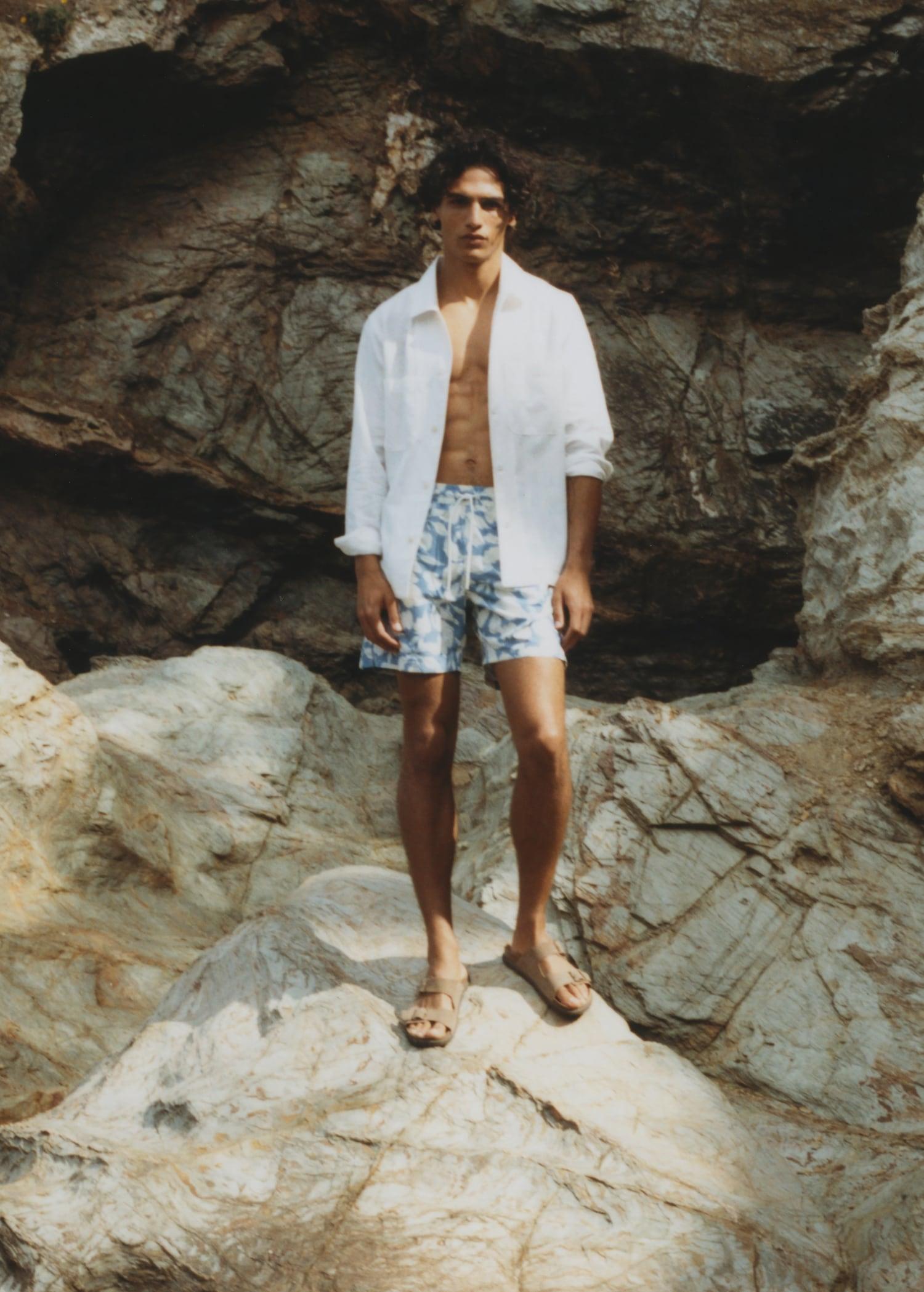 Floral print swimsuit - Men | MANGO USA Product Image