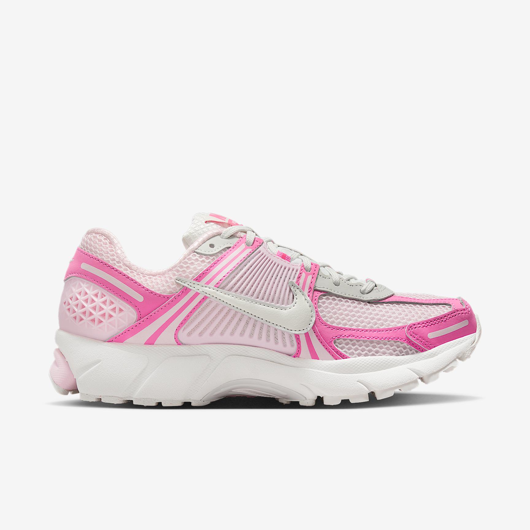 Nike Women's Zoom Vomero 5 Shoes Product Image