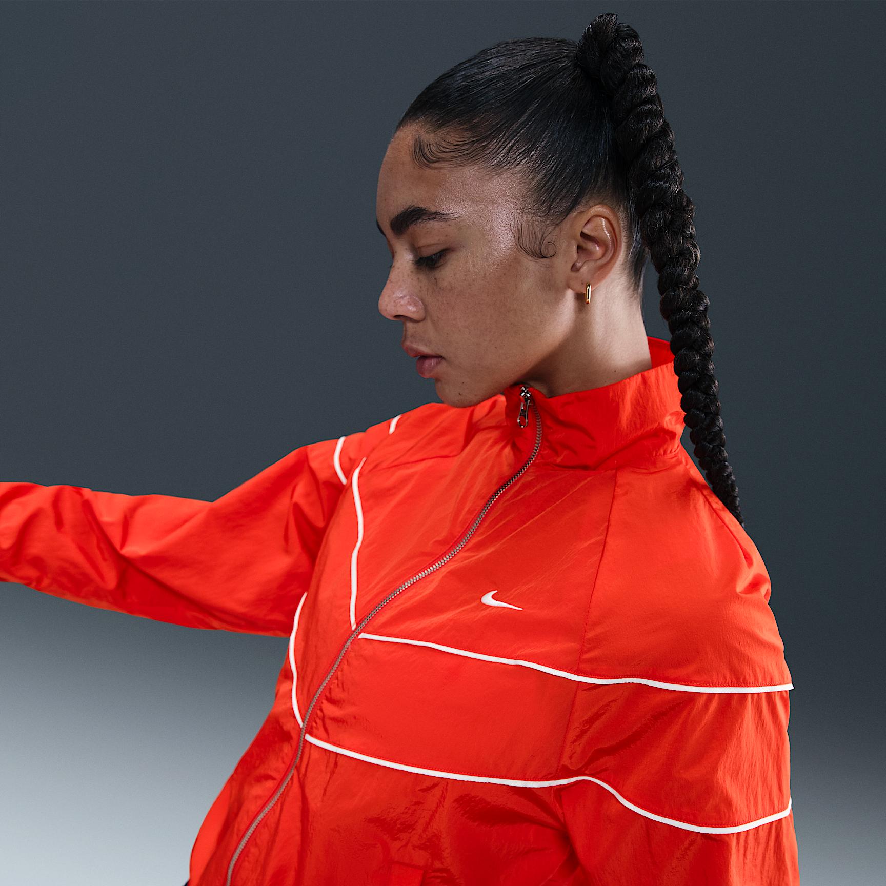 Nike Womens Windrunner Loose UV Woven Full-Zip Jacket | FV6304-633 Product Image