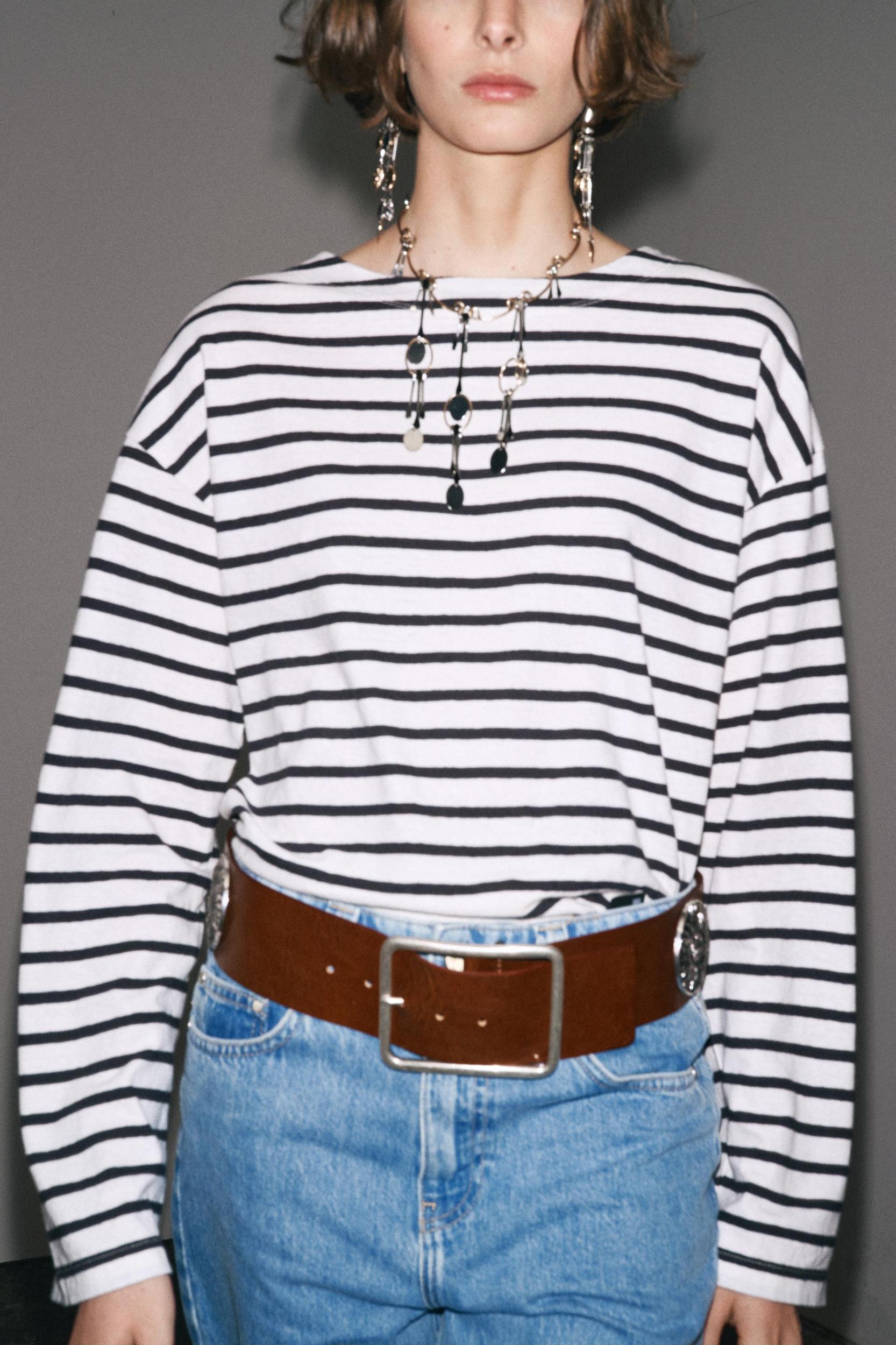 STRIPED LONG SLEEVE T-SHIRT Product Image