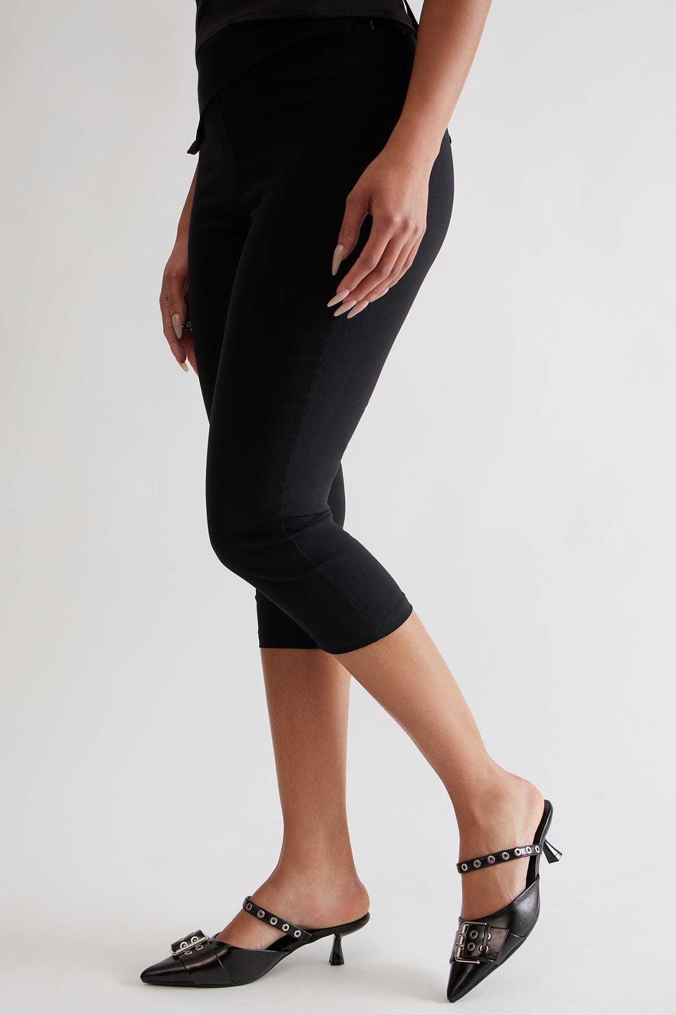 Bale Hardware Kitten Heel Pumps - Black Product Image