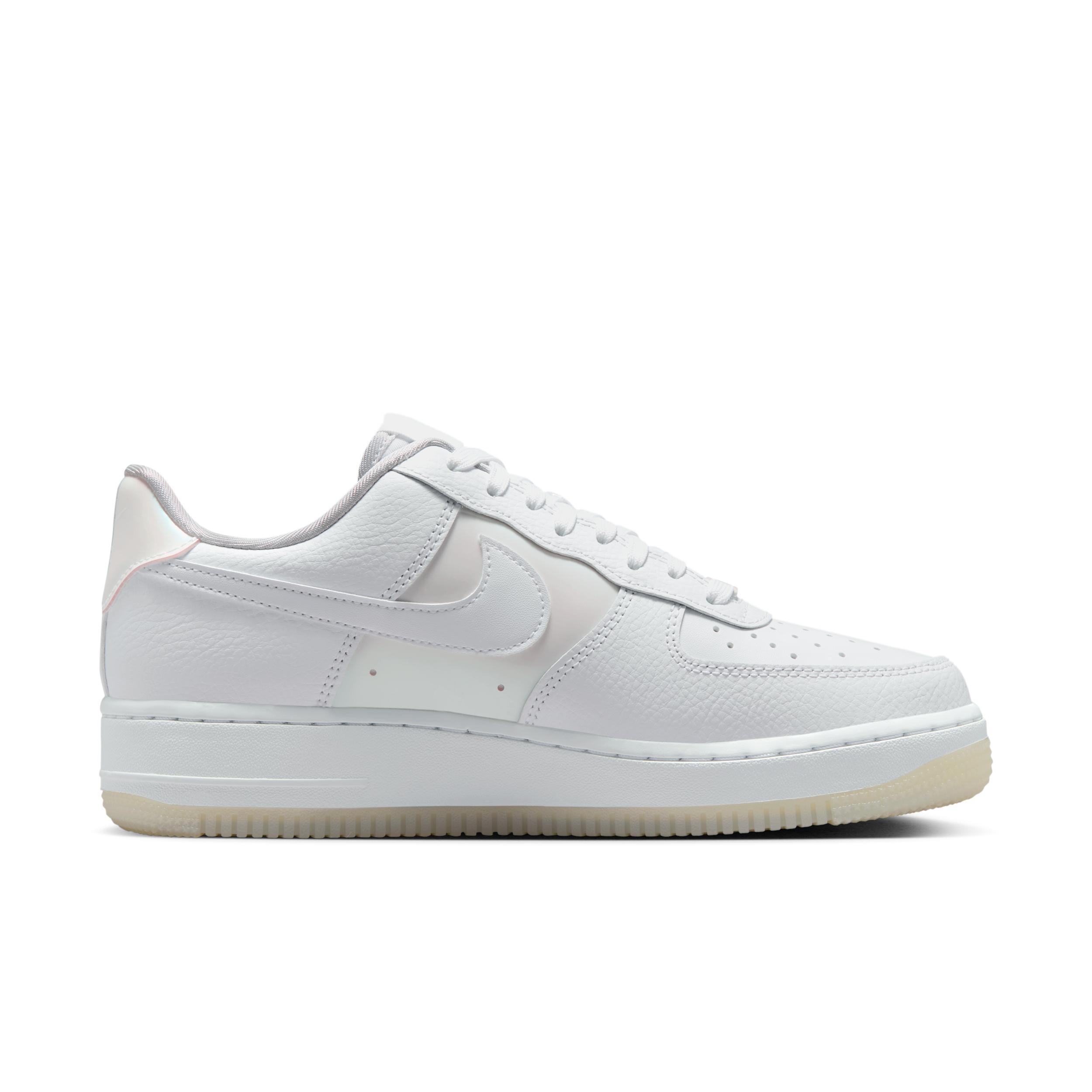 Nike Womens Air Force 1 07 Shoes | IH3204-100 Product Image