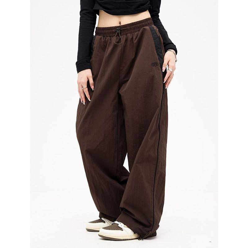 Low Waist Color-Block Loose-Fit Wide-Leg Sweatpants Product Image