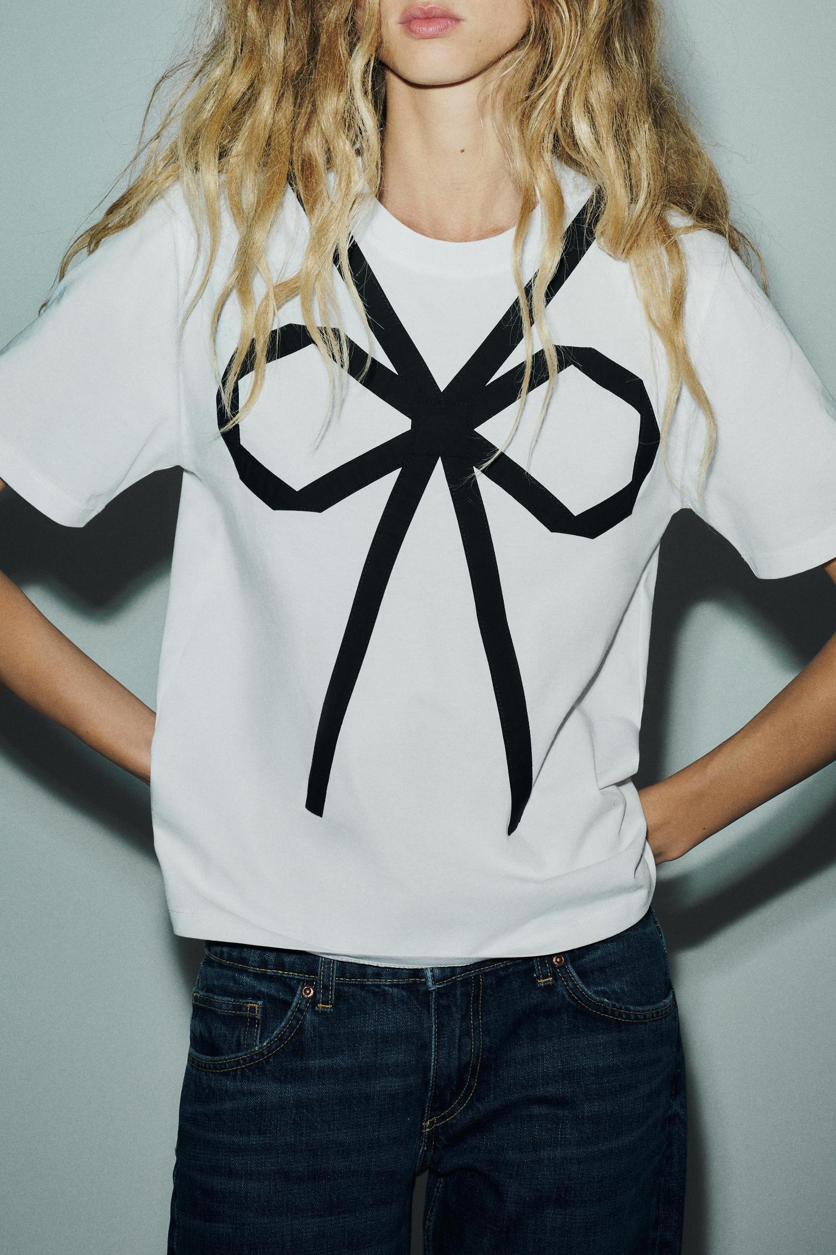 CONTRAST BOW T-SHIRT Product Image