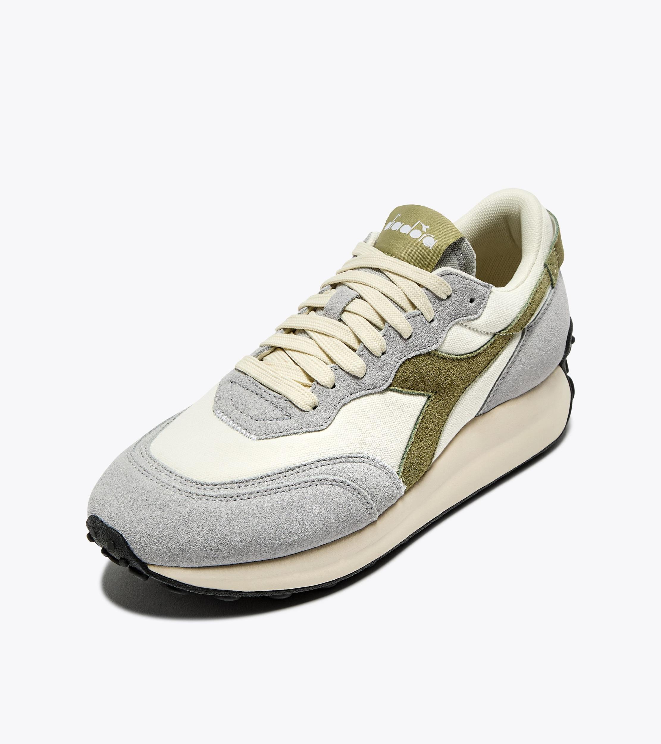 RACE SUEDE SW Product Image