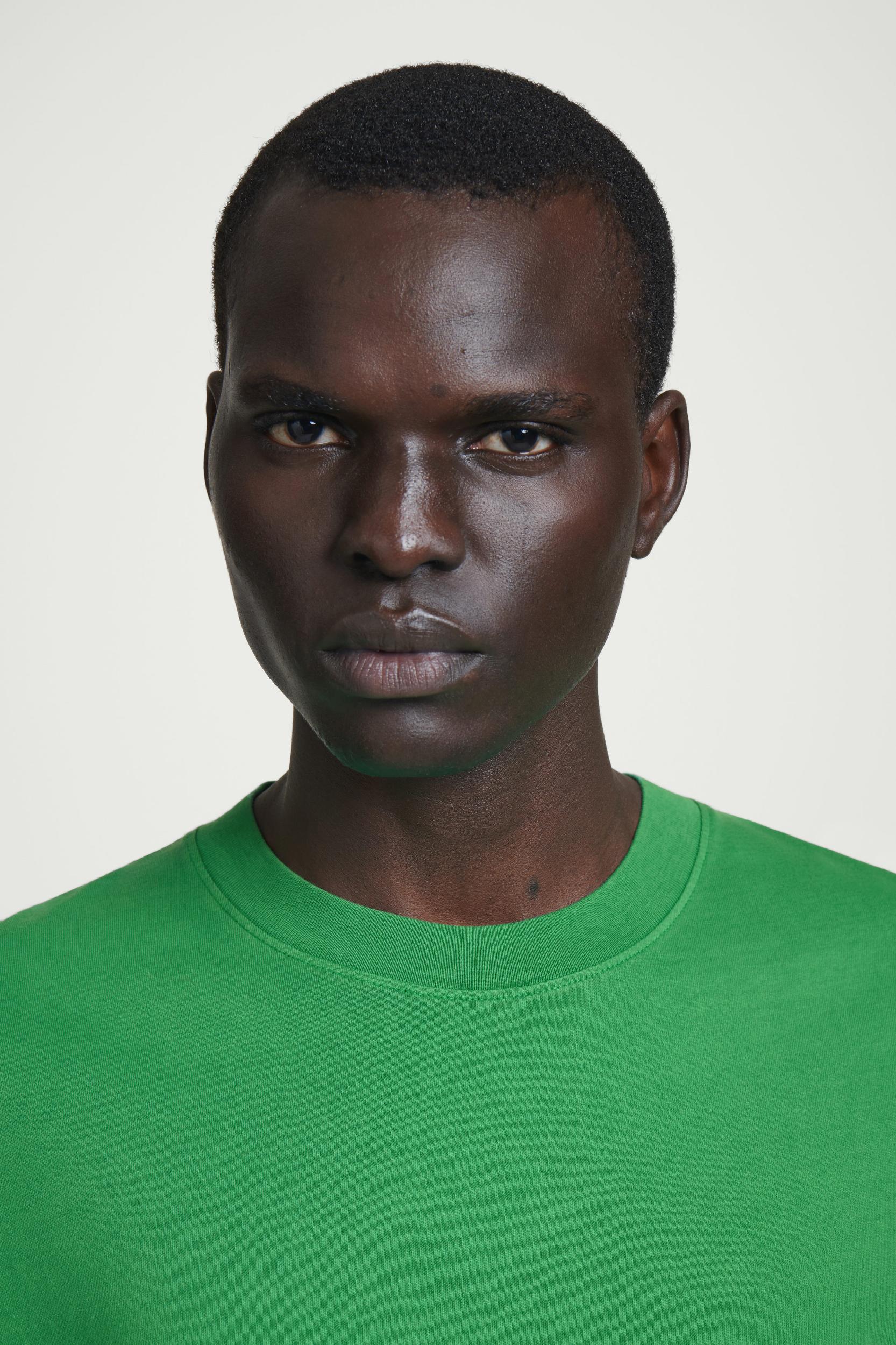 RELAXED LIGHTWEIGHT COTTON TSHIRT Product Image