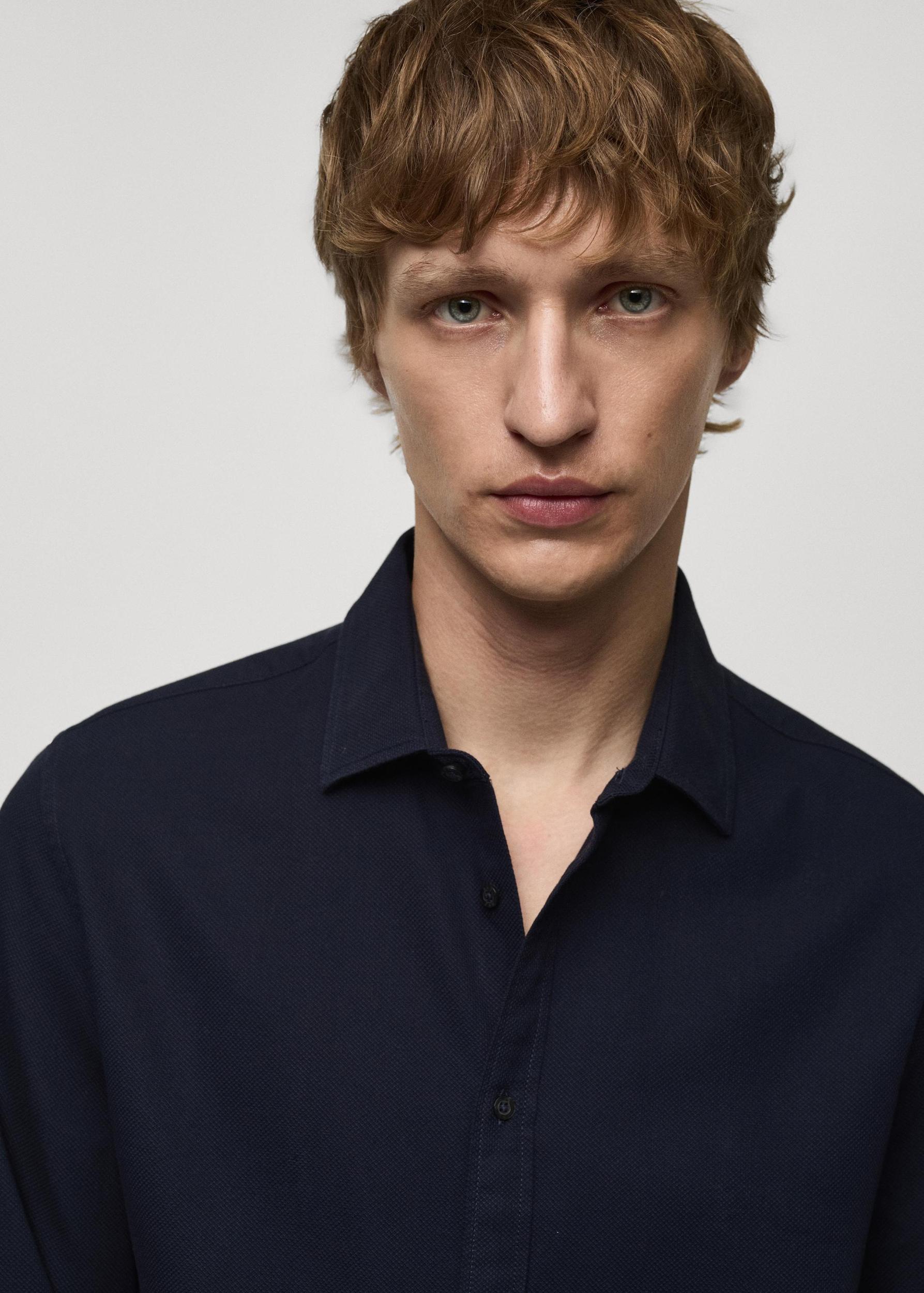 100% cotton regular-fit shirt - Men | MANGO USA Product Image