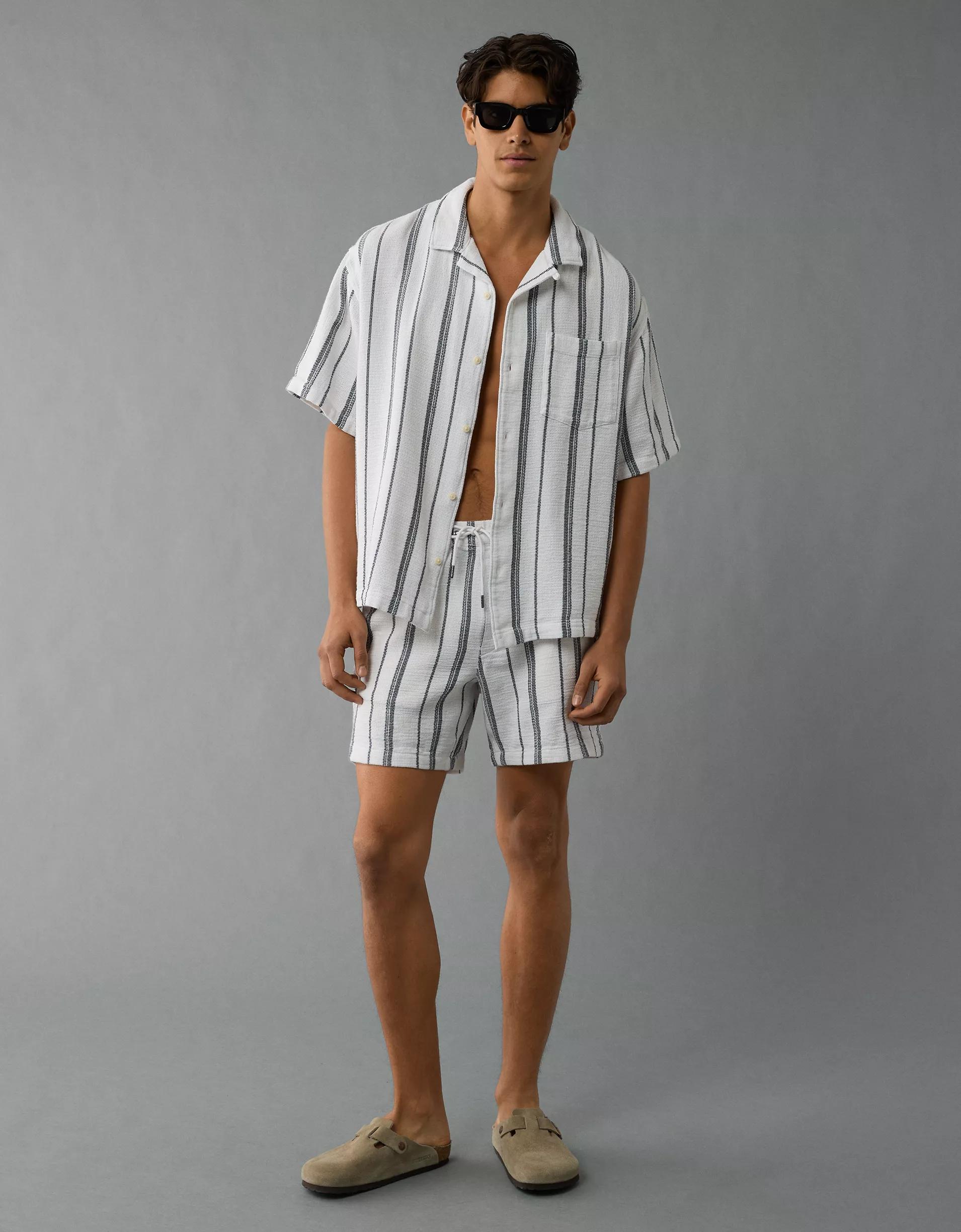 AE 7" Lived-In Trekker Short Product Image