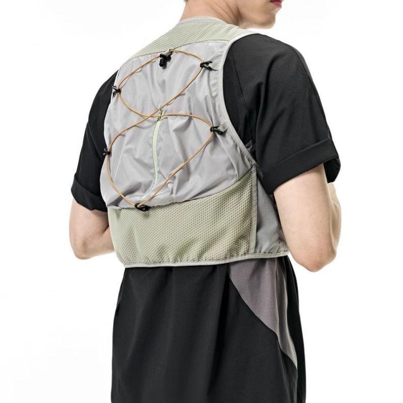 V-Neck Panel Mesh Crop Buckle Cargo Vest Product Image