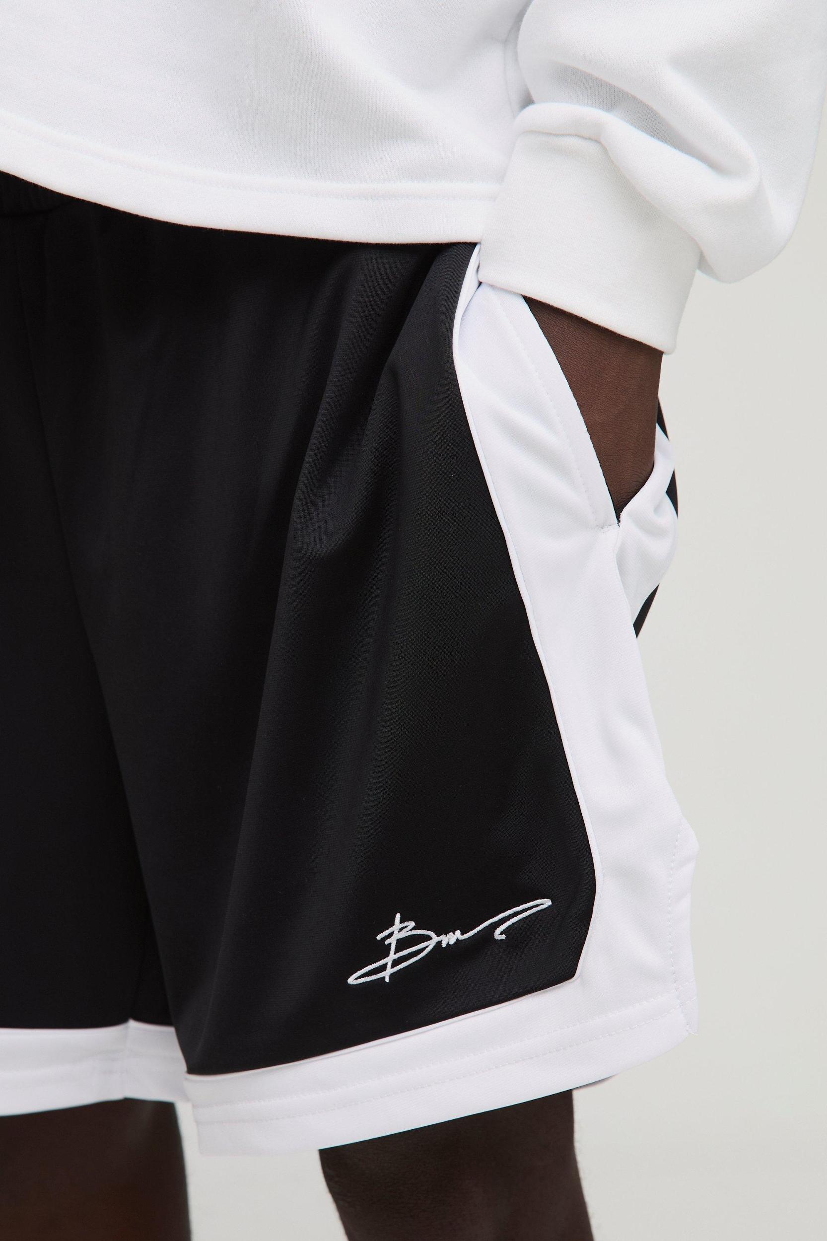 BM Signature Boxy Sports Shorts | boohooMAN USA Product Image