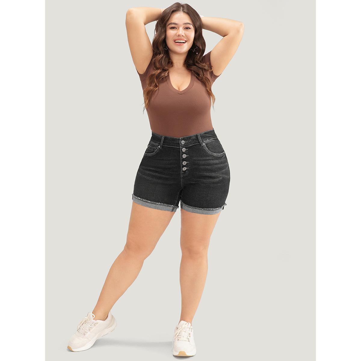 Plus Size Skinny Very Stretchy Dark Wash Single Breasted Denim Shorts Women DarkGray High stretch Dailywear Pocket Casual Denim Shorts BloomChic 22/3X Product Image