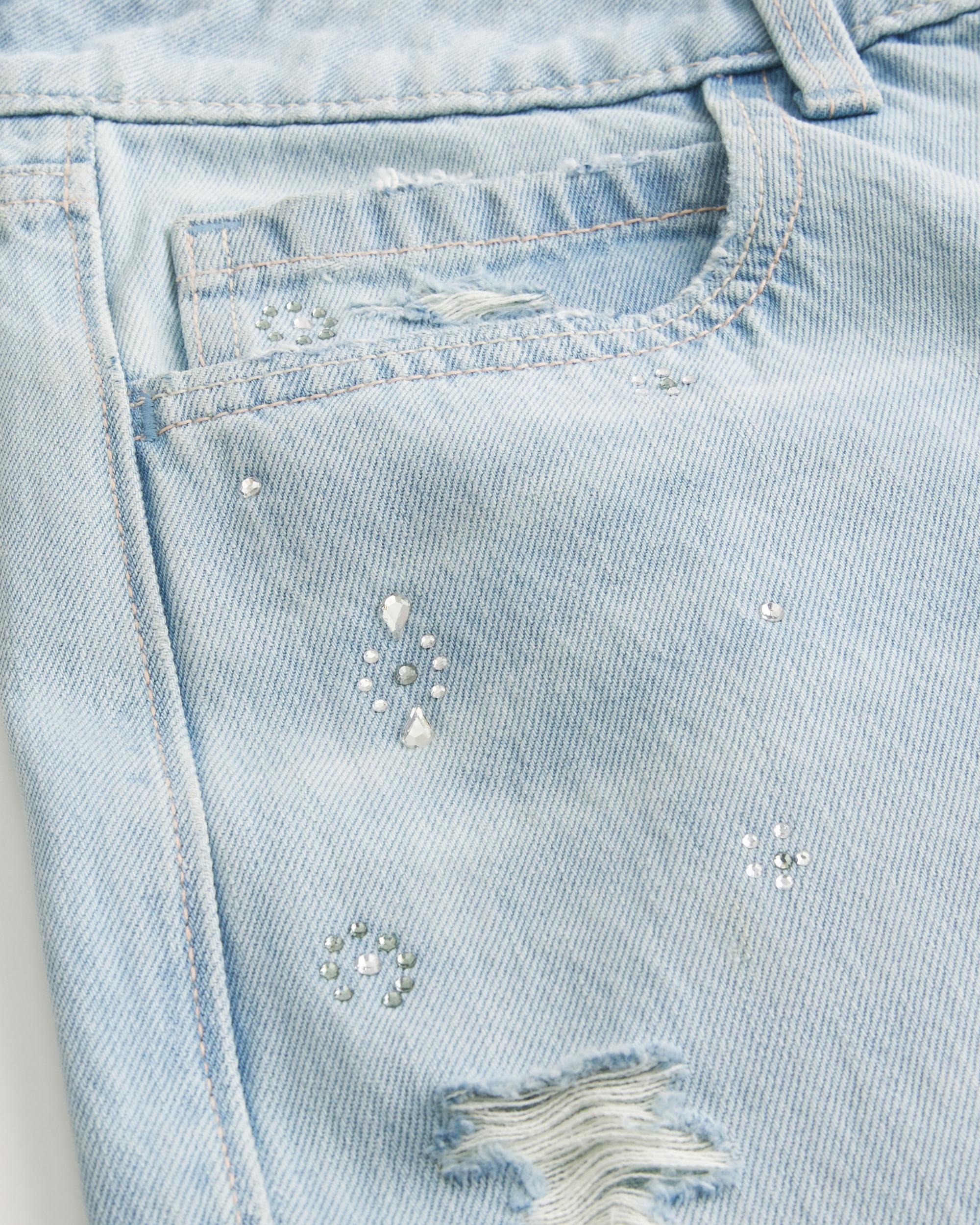 Low-Rise Distressed Light Wash Rhinestone Baggy Jeans Product Image