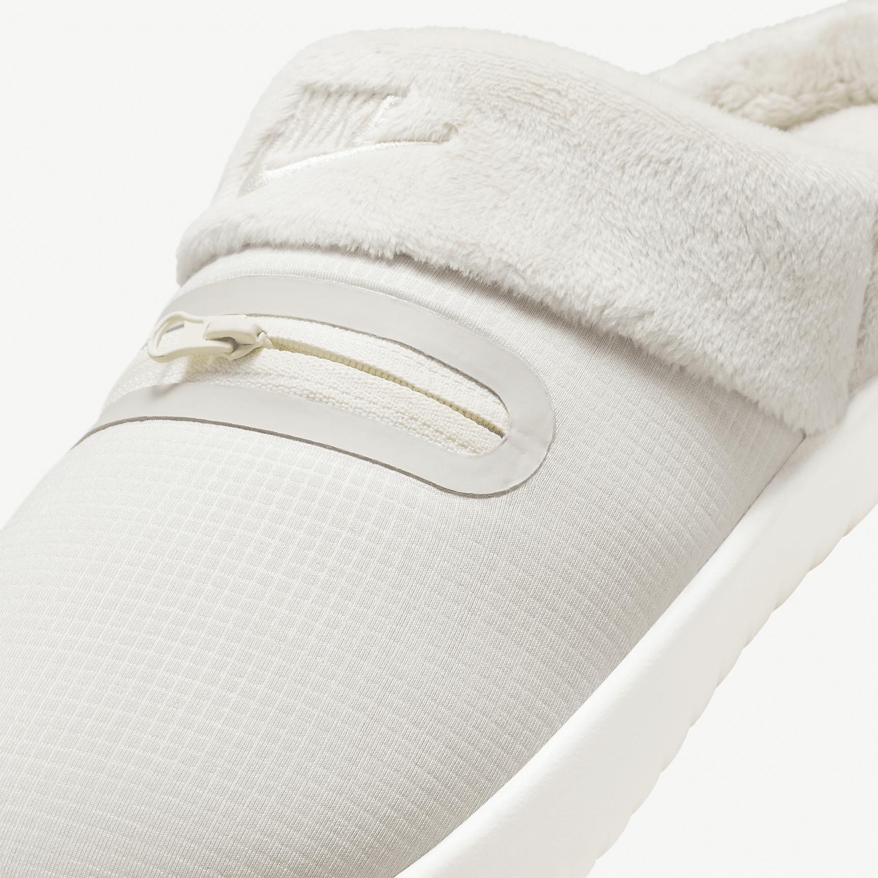 Nike Burrow Women's Slippers Product Image