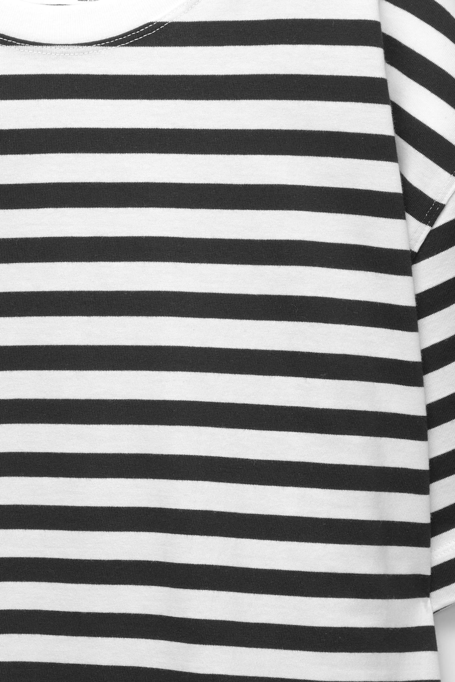 Oversized T-shirt Product Image