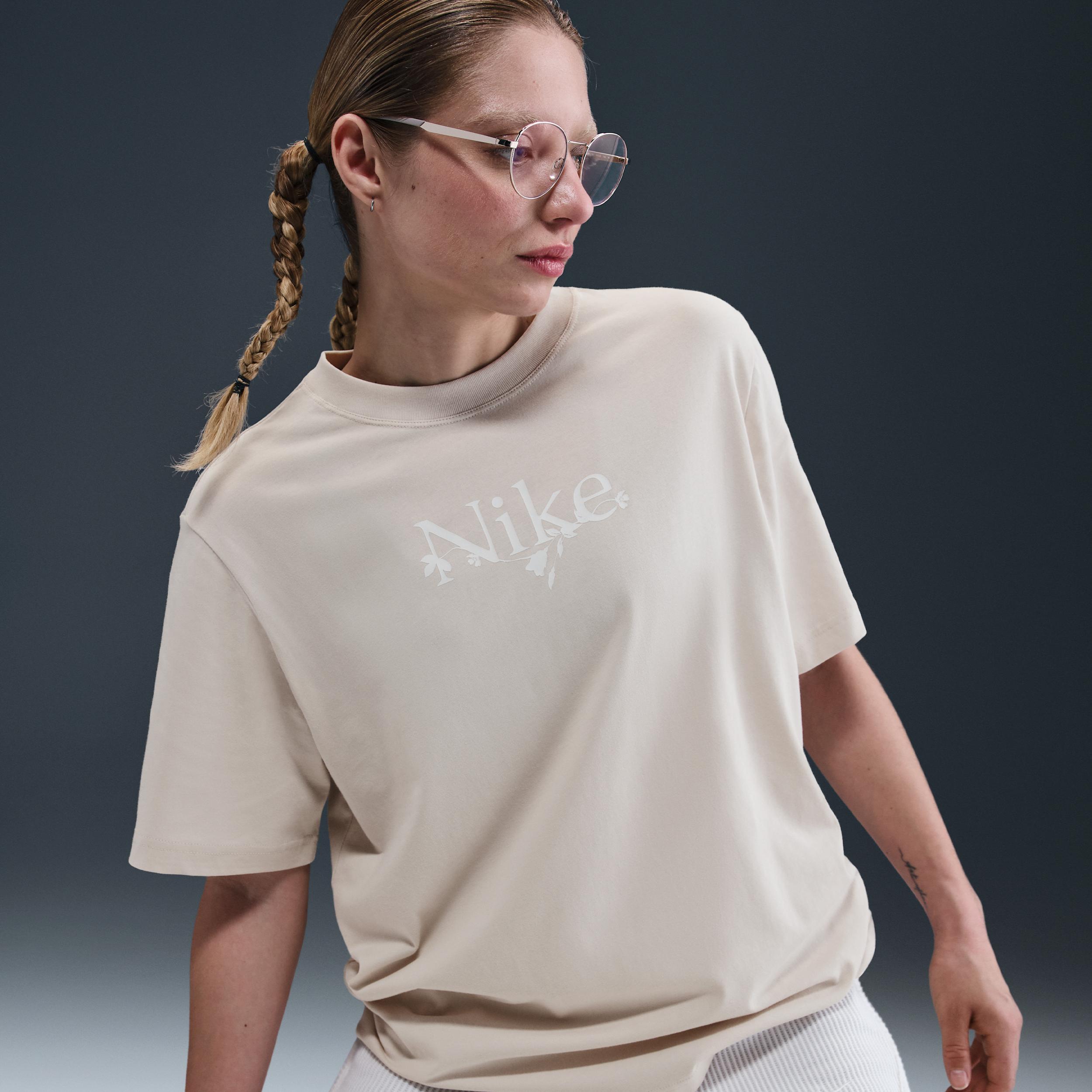 Women's Nike Sportswear Loose Short-Sleeve T-Shirt Product Image