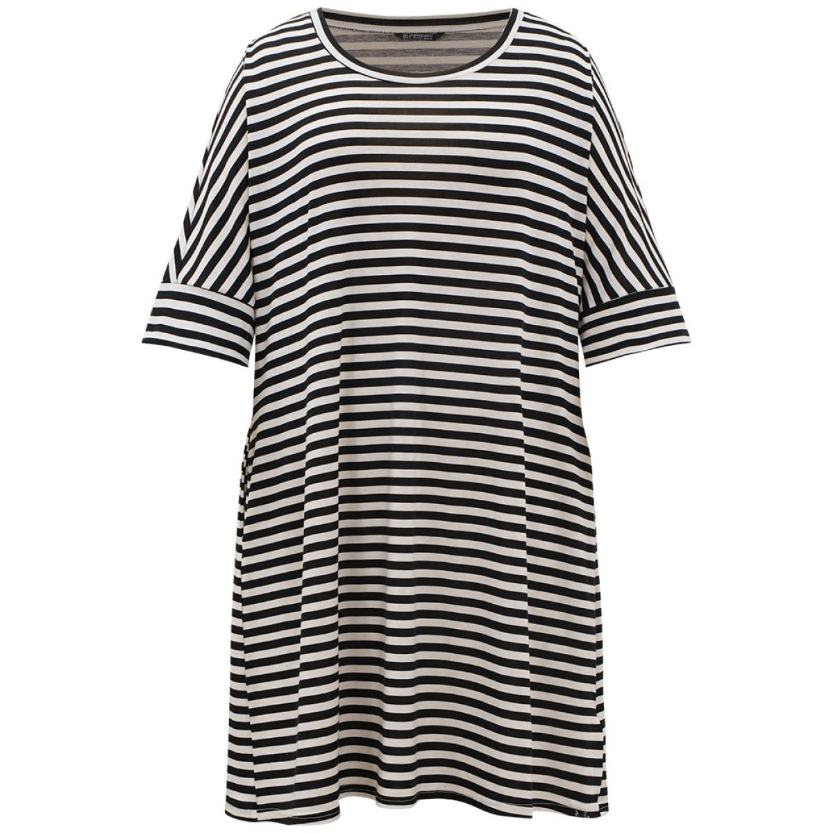 Plus Size Supersoft Essentials Striped Pocket Crew Neck Batwing Sleeve Dress Black Women Casual Printed Round Neck Elbow-length sleeve Curvy Midi Dress BloomChic 28/5X Product Image