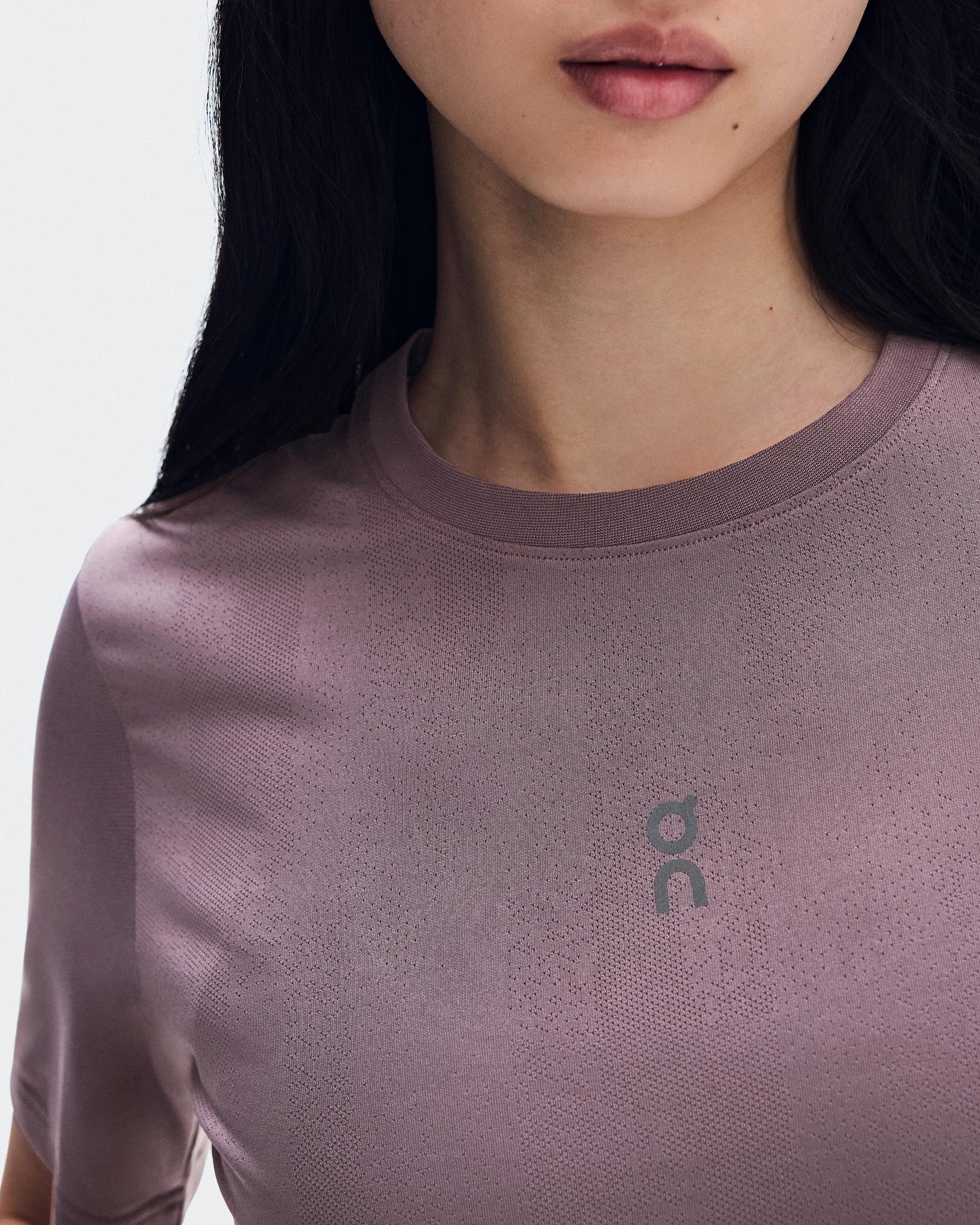 Trail-T: Lightweight Women’s Tee For Trail Running | On Product Image