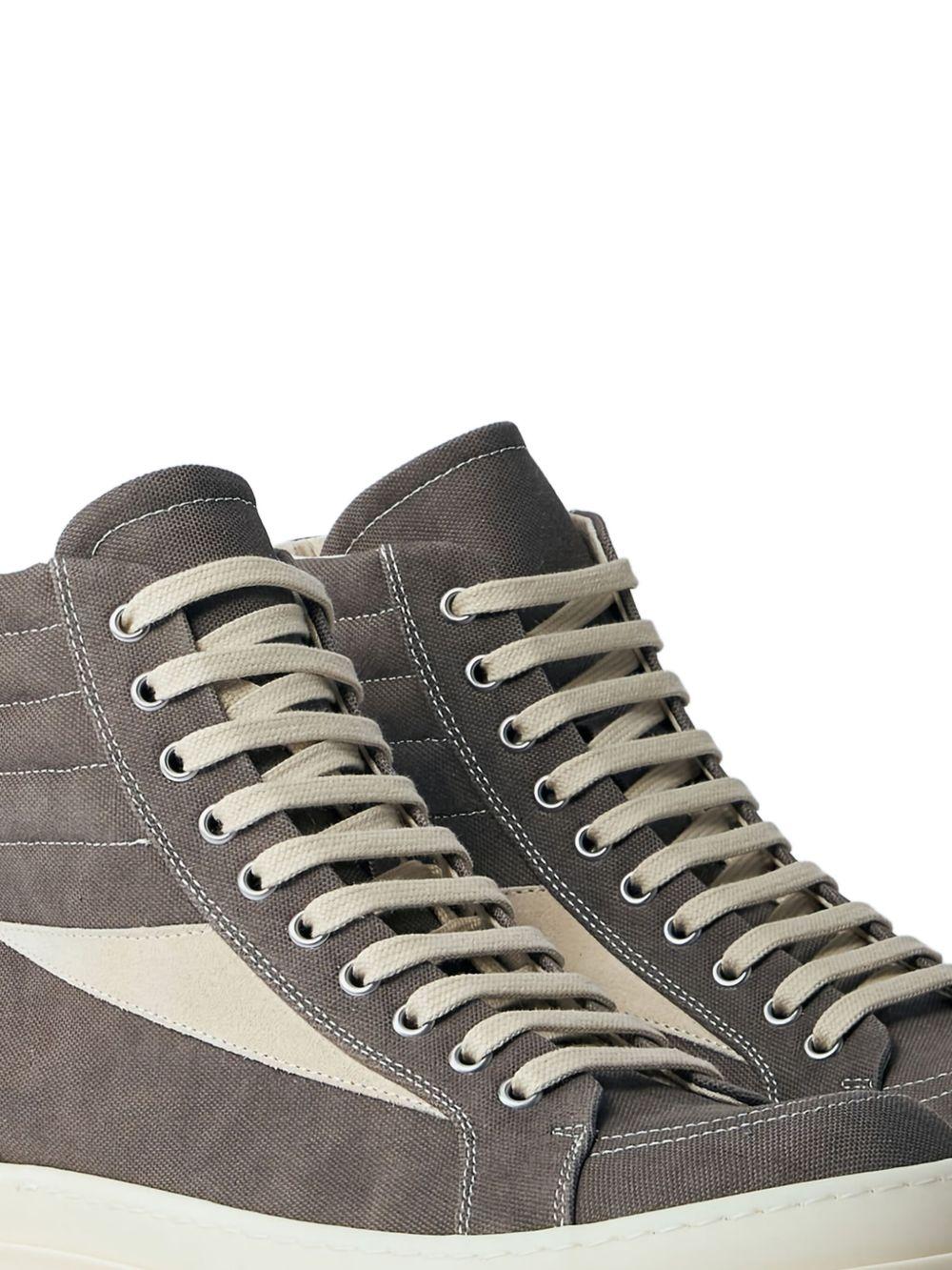 Vintage sneakers Product Image