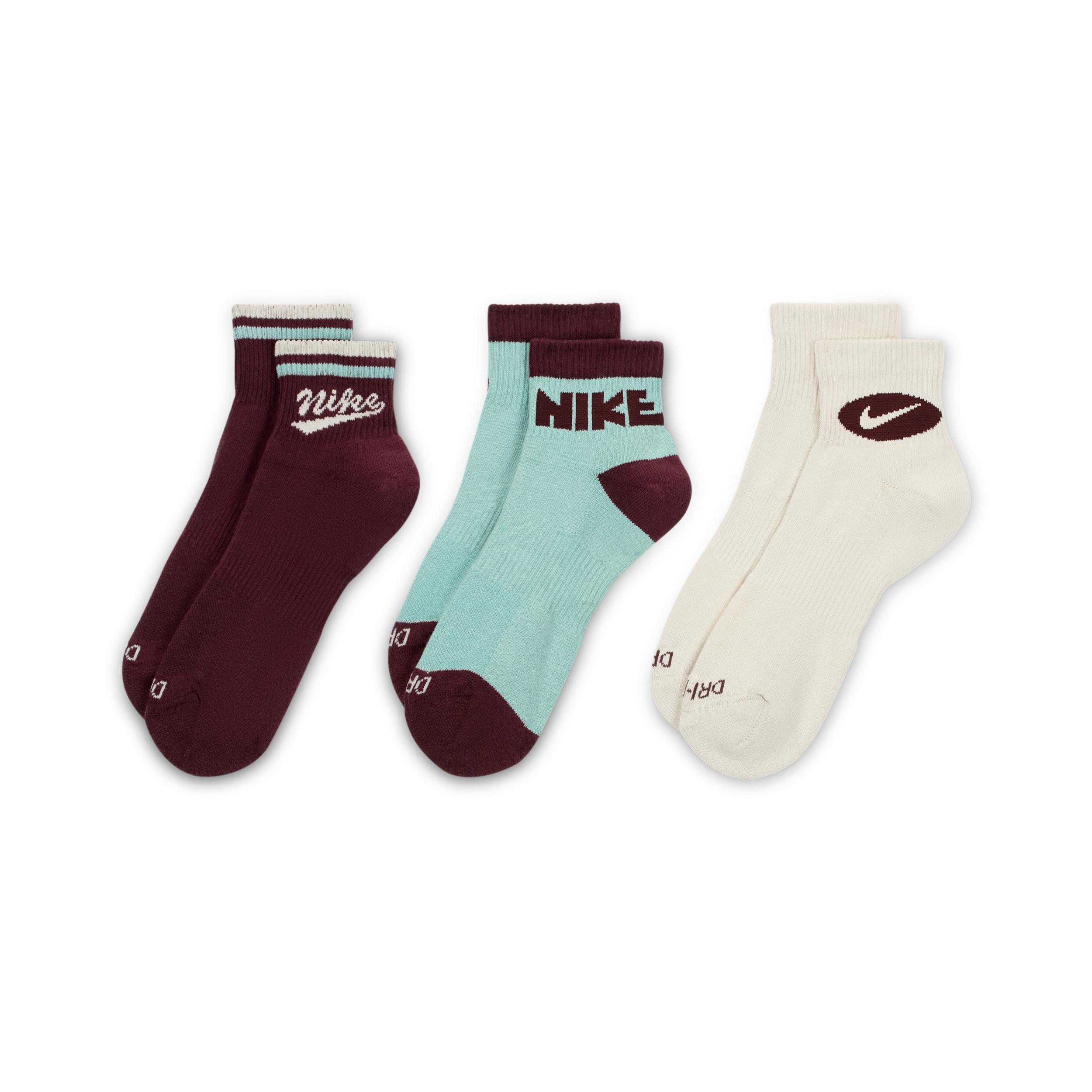 Nike Men's Everyday Plus Ankle Socks (3 Pairs) Product Image