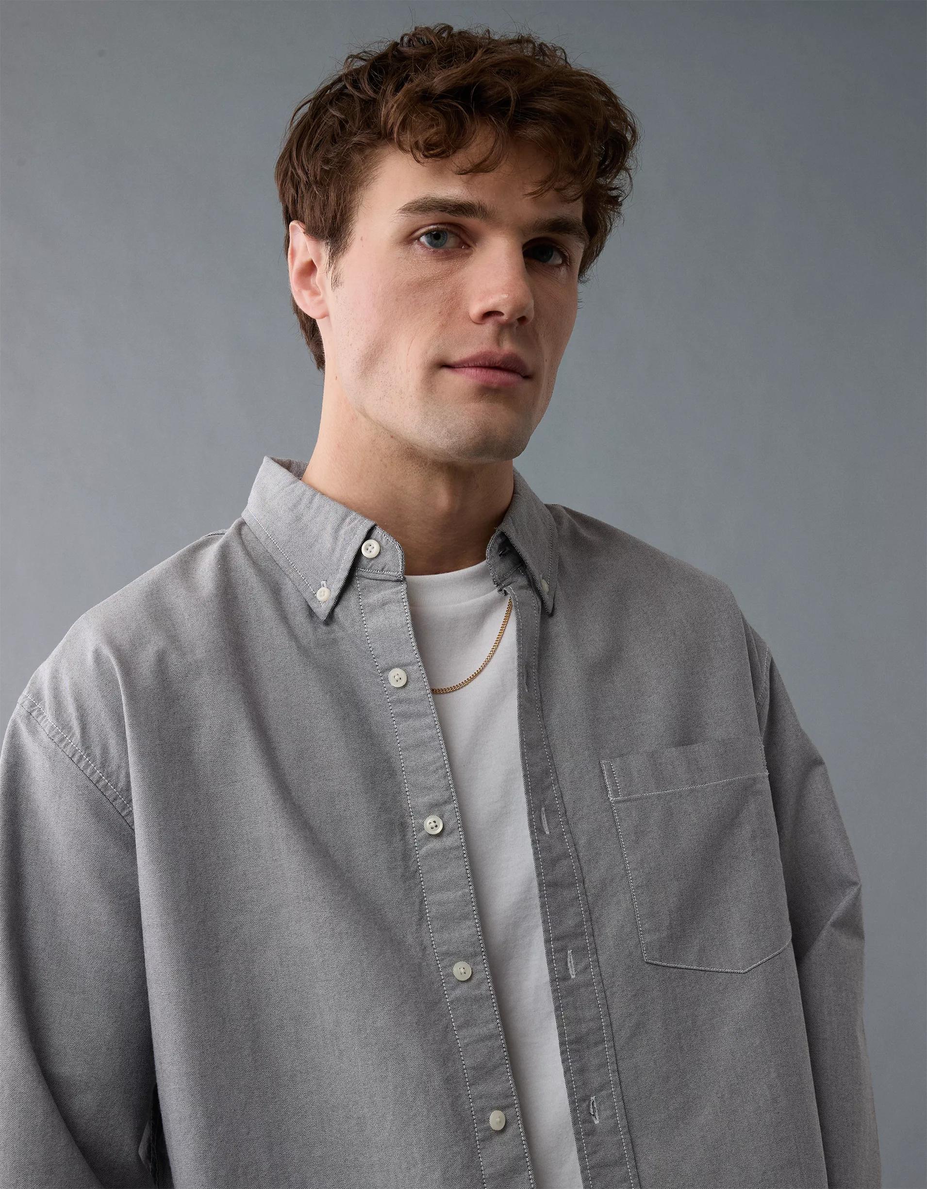 AE Everyday Relaxed Oxford Button-Up Shirt Product Image