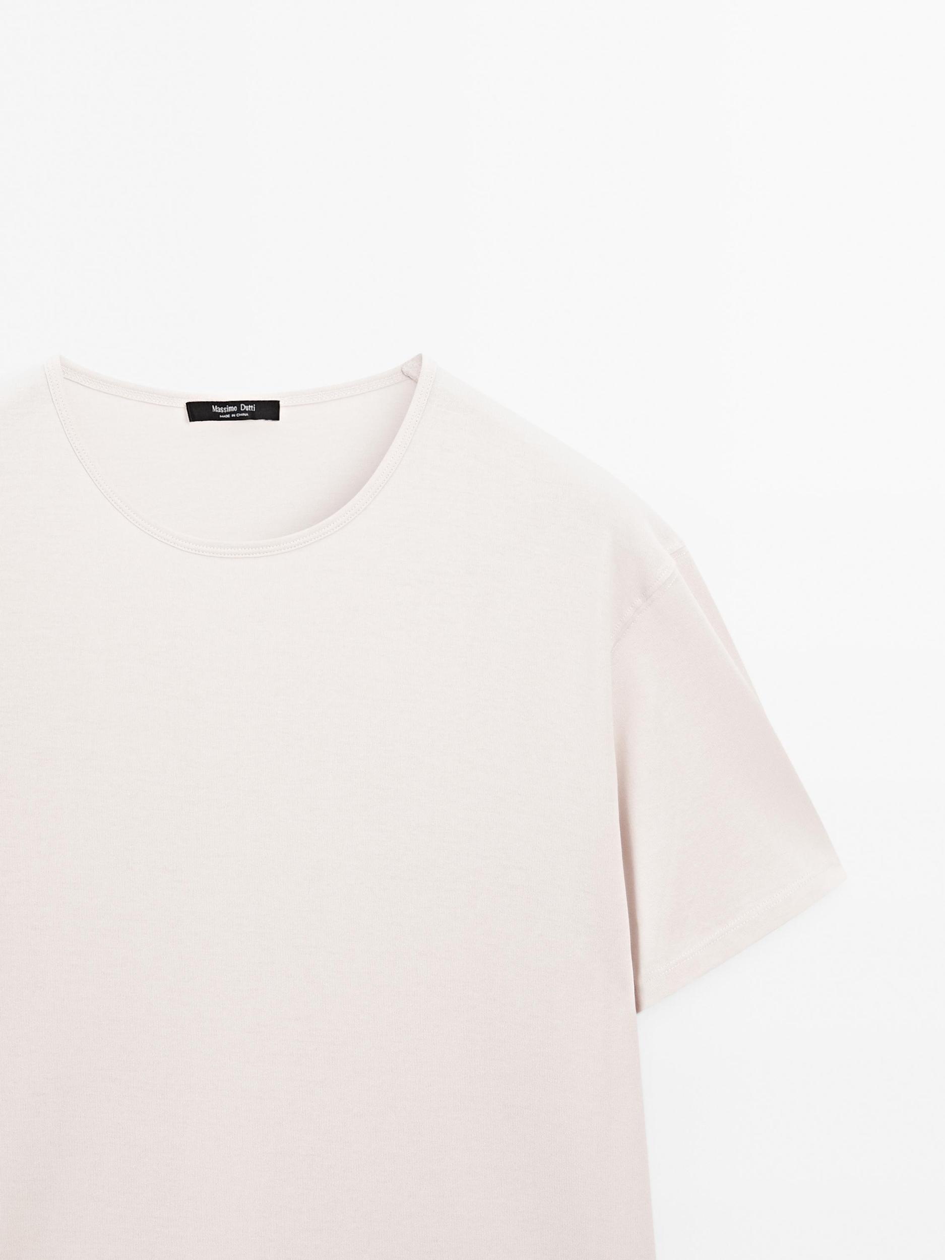 100% cotton lightweight T-shirt Product Image